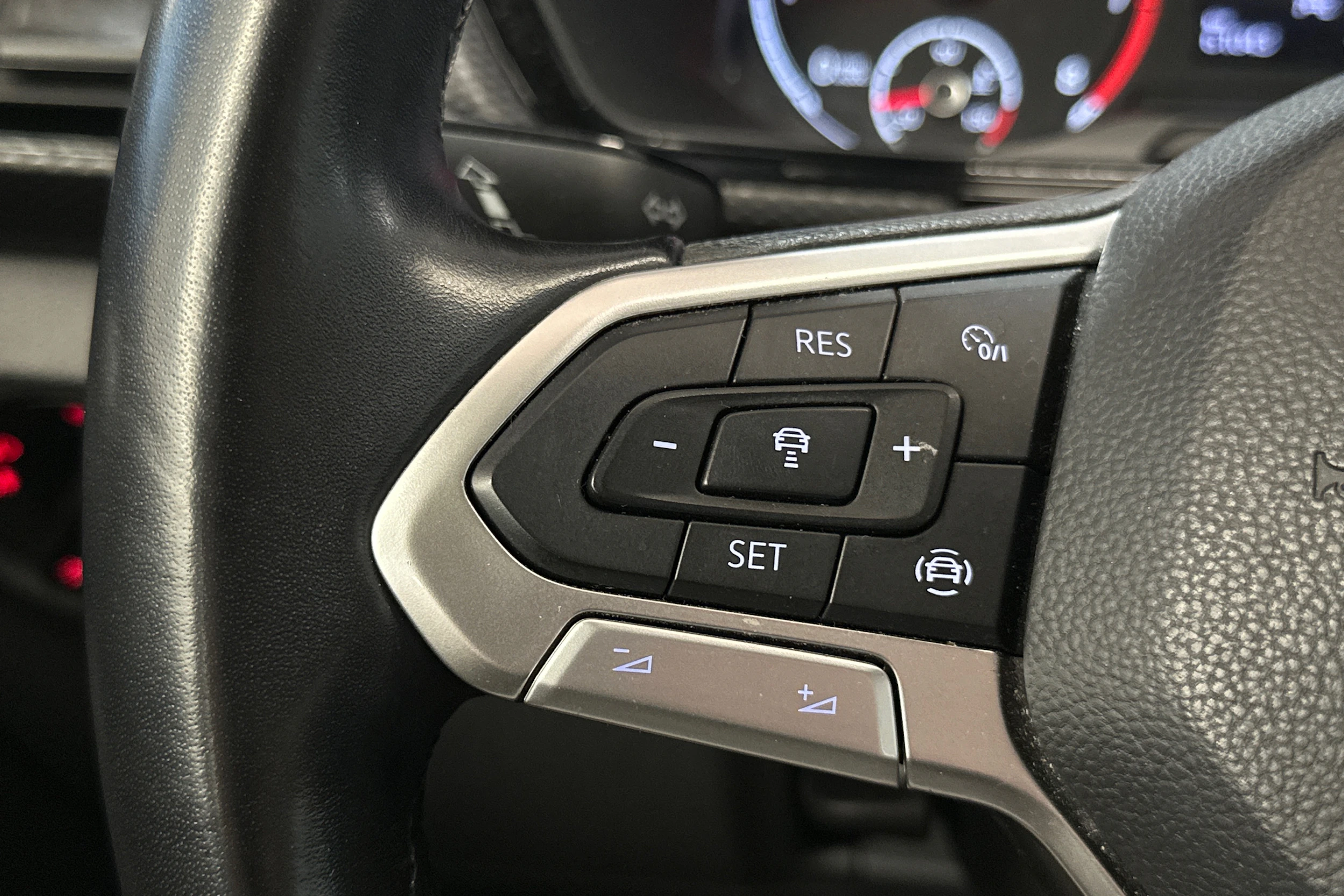 punainen Volkswagen T-Cross 2020 kuva 18.