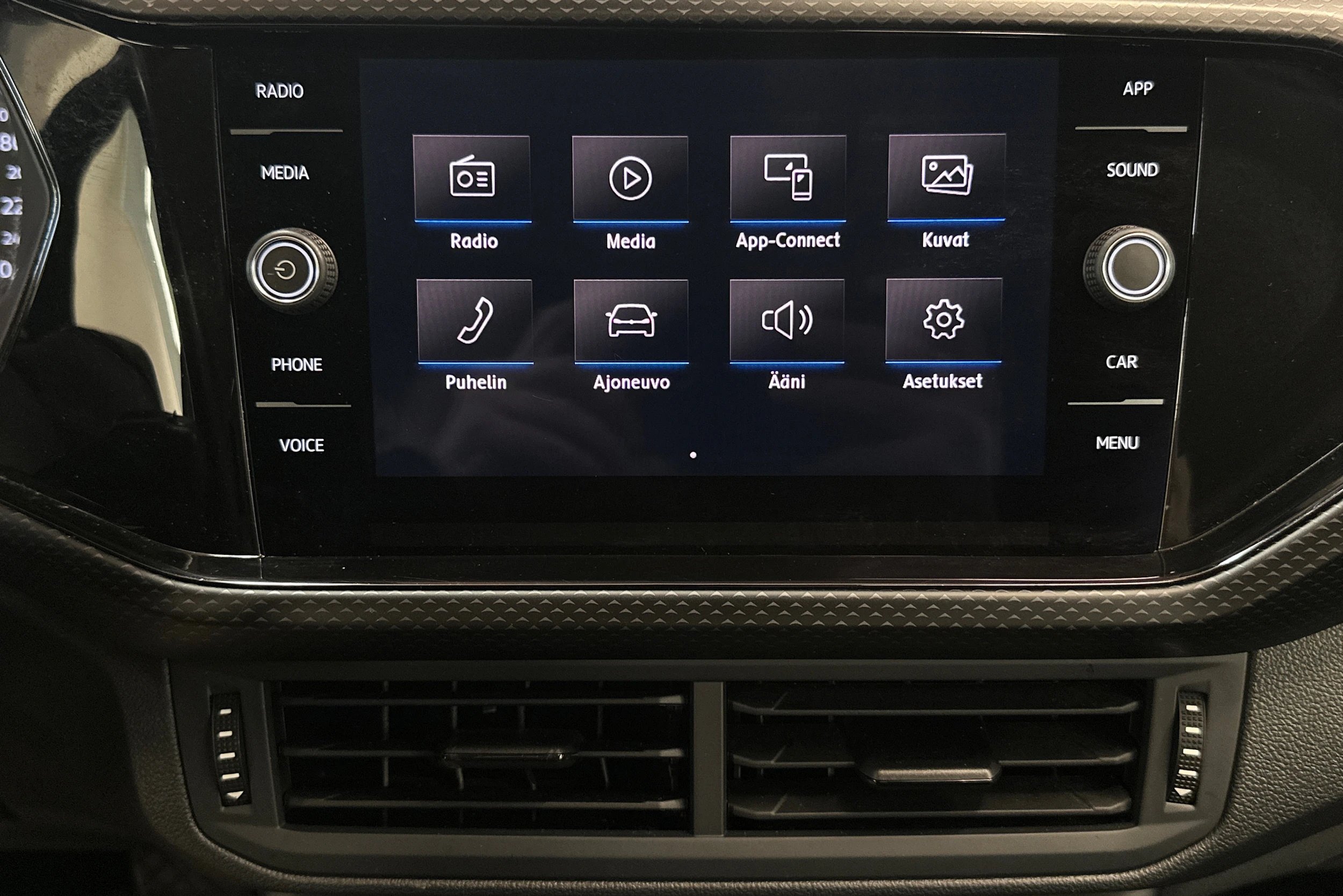 punainen Volkswagen T-Cross 2020 kuva 20.