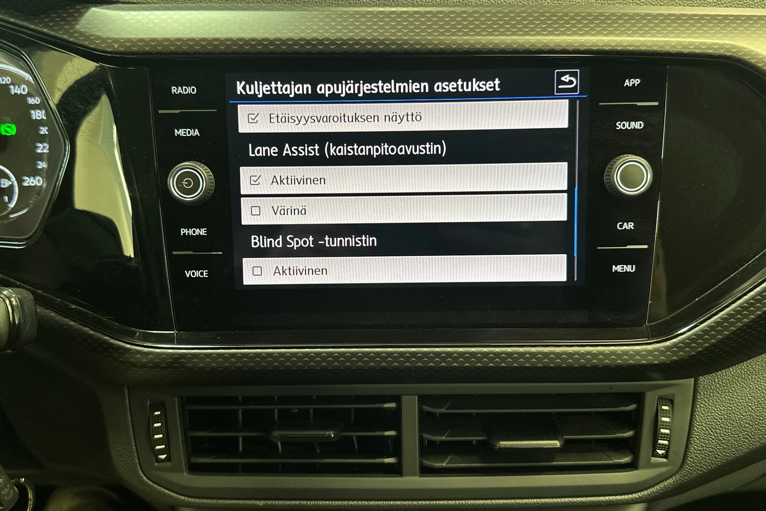 punainen Volkswagen T-Cross 2020 kuva 22.