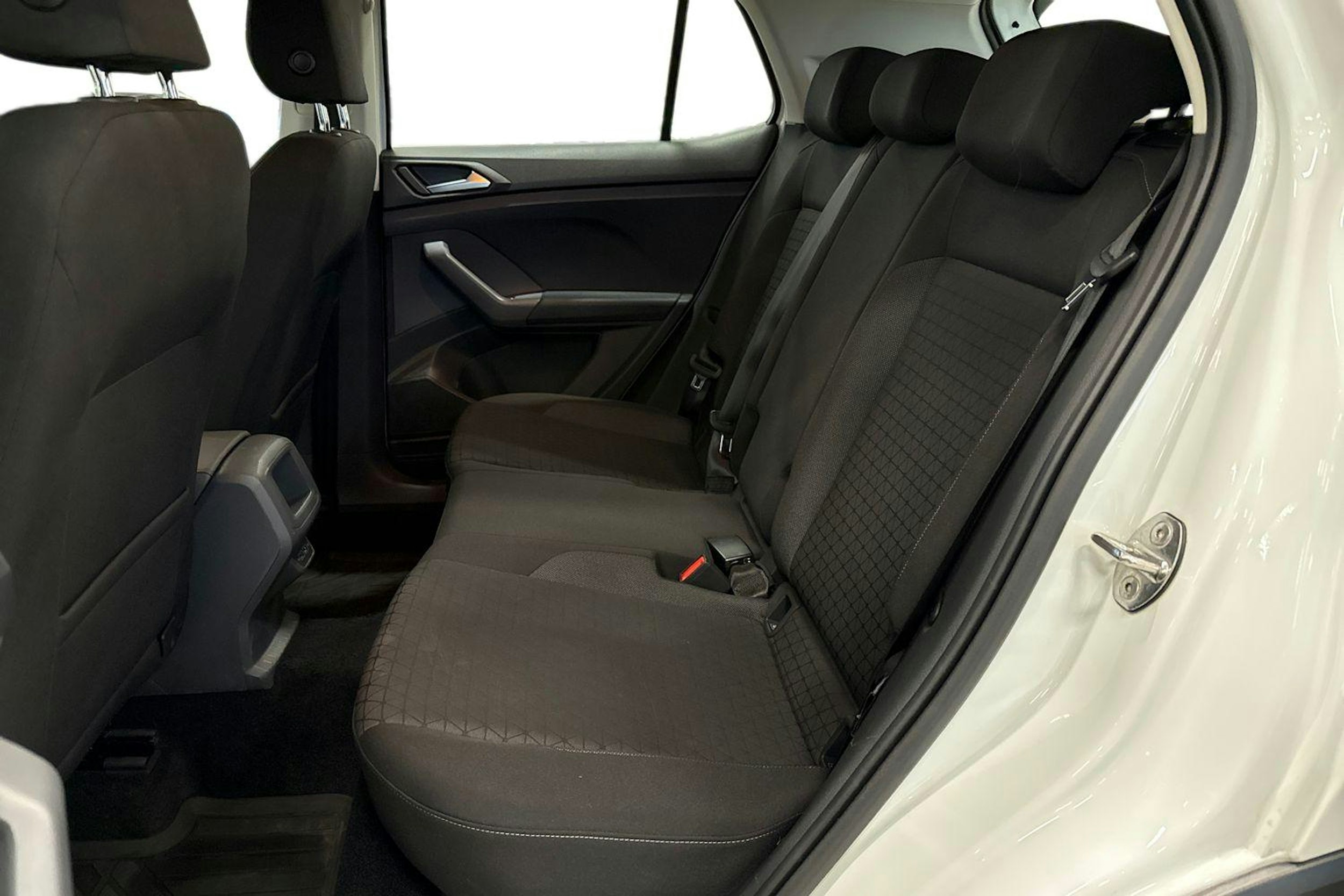 valkoinen Volkswagen T-Cross 2020 kuva 10.
