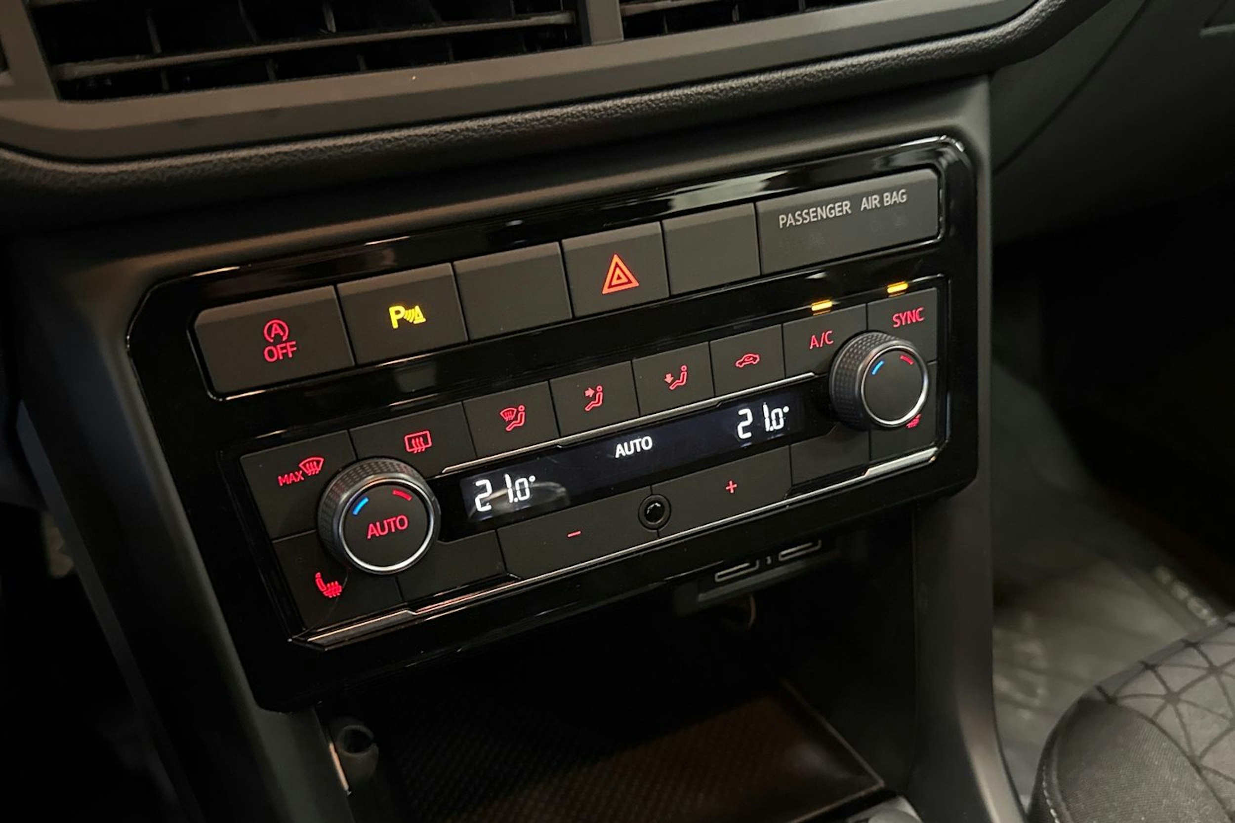 valkoinen Volkswagen T-Cross 2020 kuva 25.