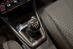 valkoinen Volkswagen T-Cross 2020 kuva 26.