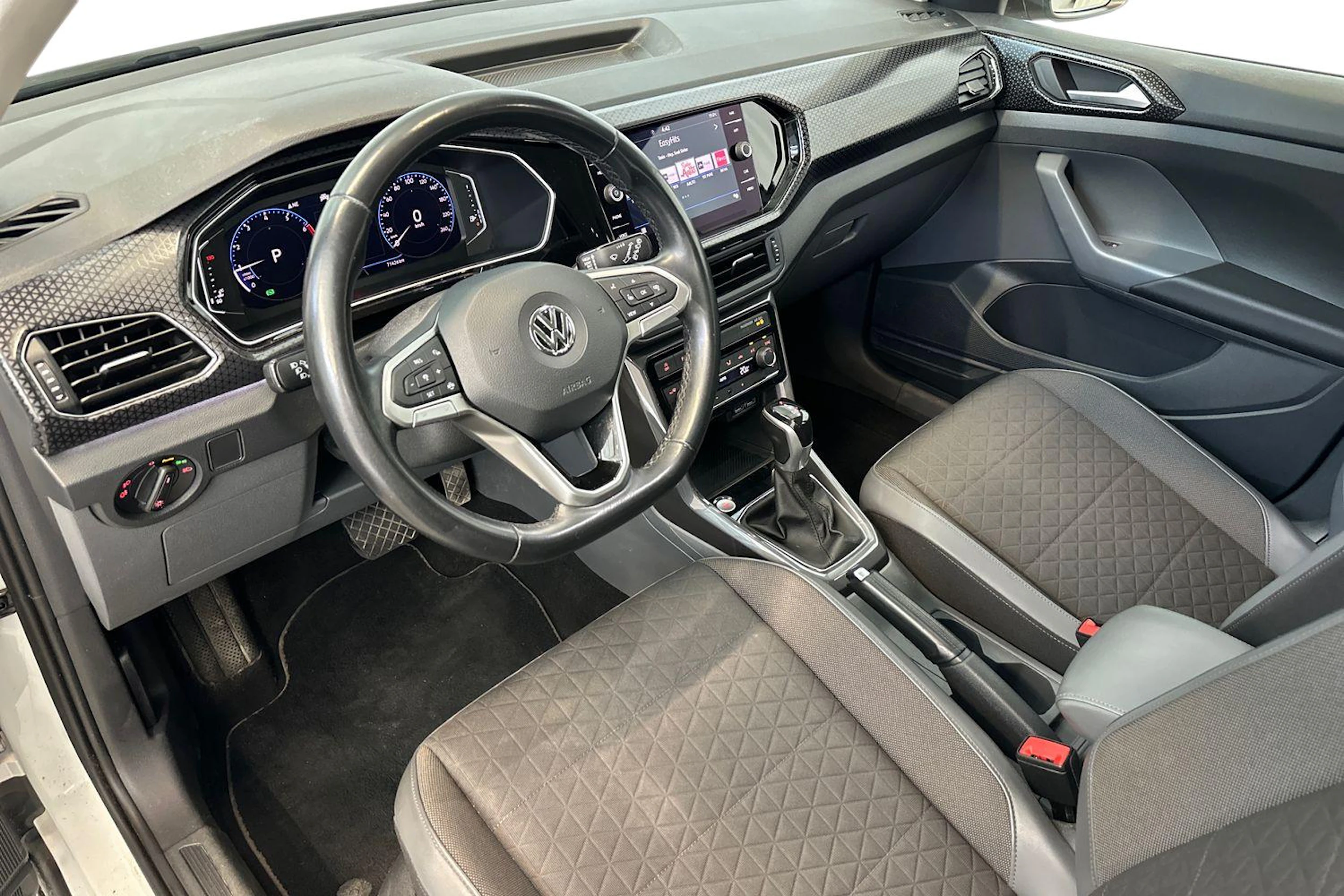 Valkoinen Volkswagen T-Cross 2020 kuva 6.