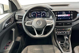 Valkoinen Volkswagen T-Cross 2020 kuva 7.