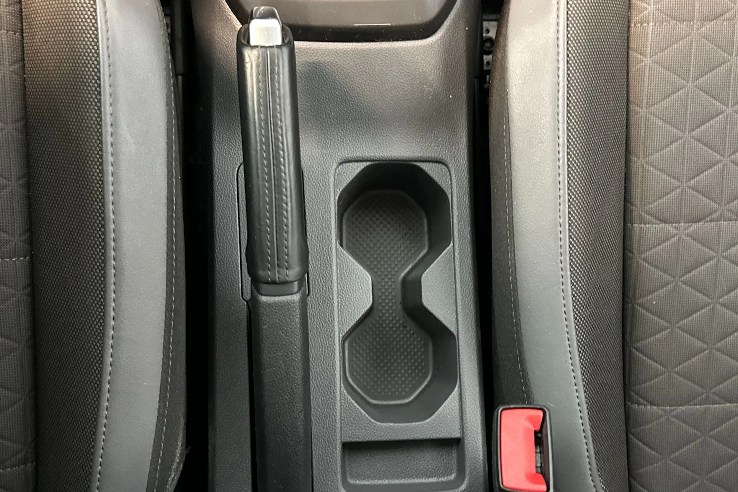 Valkoinen Volkswagen T-Cross 2020 kuva 18.