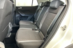 Valkoinen Volkswagen T-Cross 2020 kuva 26.