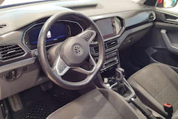 Punainen Volkswagen T-Cross 2020 kuva 8.