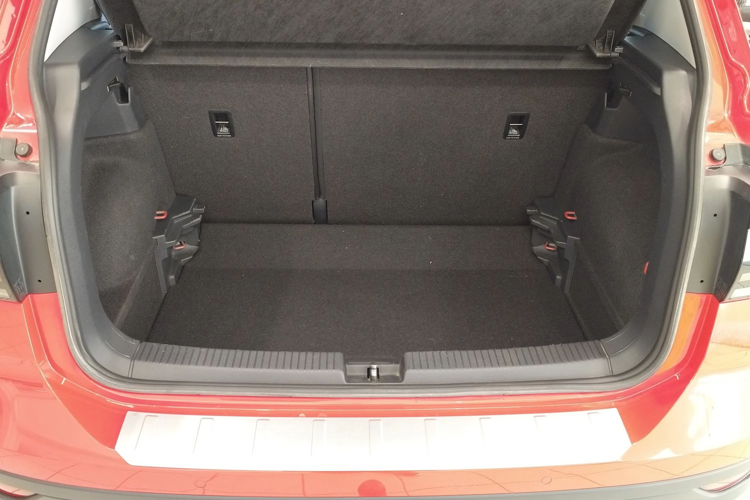 Punainen Volkswagen T-Cross 2020 kuva 15.