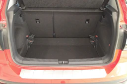 Punainen Volkswagen T-Cross 2020 kuva 15.