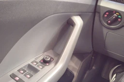 Punainen Volkswagen T-Cross 2020 kuva 20.