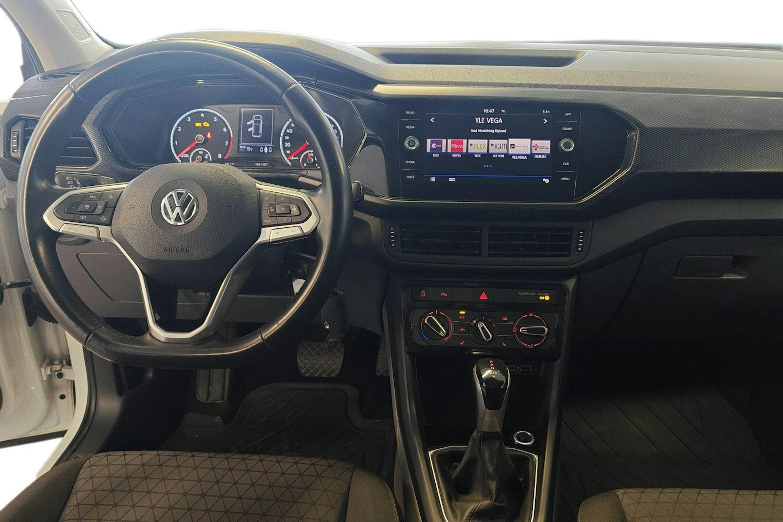 valkoinen Volkswagen T-Cross 2020 kuva 9.