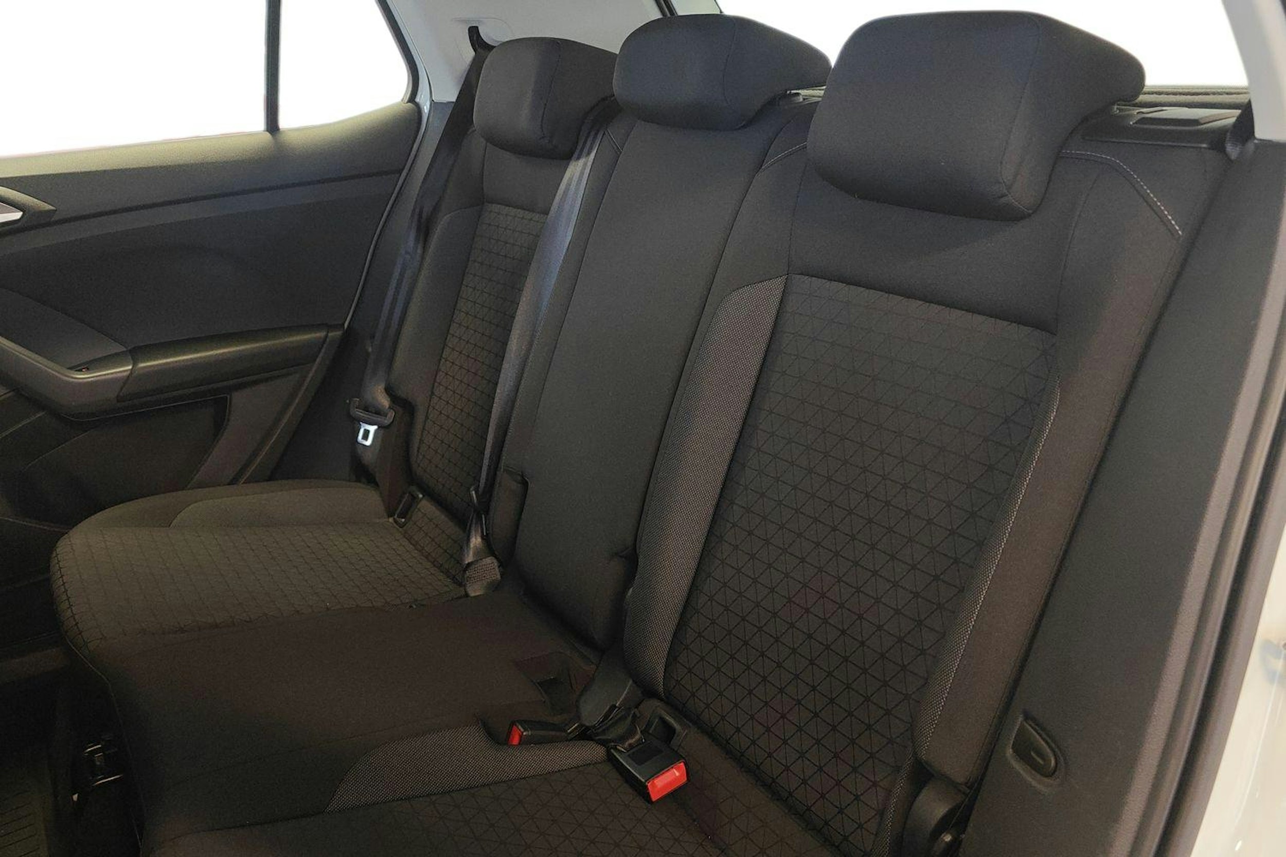 valkoinen Volkswagen T-Cross 2020 kuva 10.