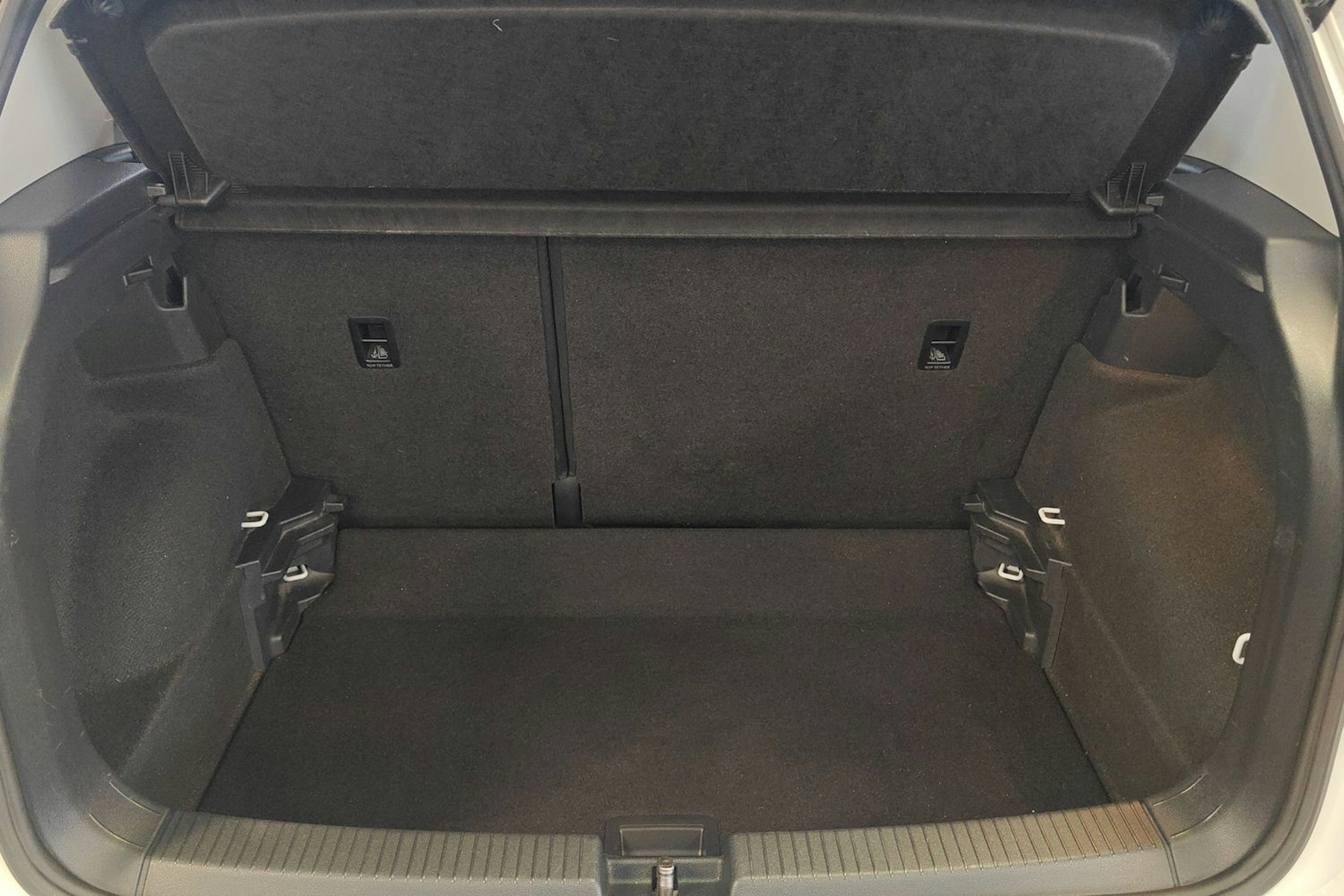 valkoinen Volkswagen T-Cross 2020 kuva 14.