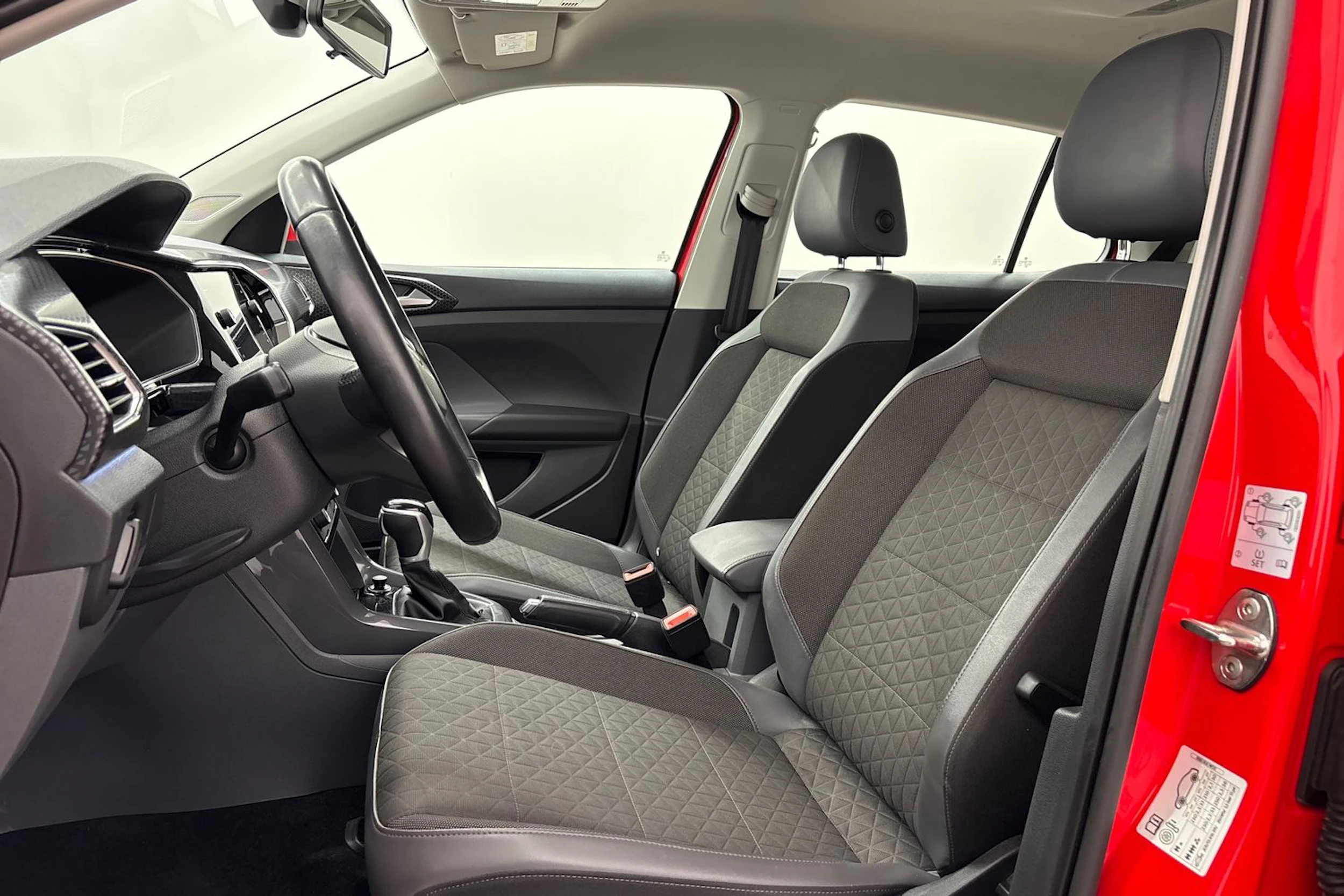 punainen Volkswagen T-Cross 2020 kuva 15.