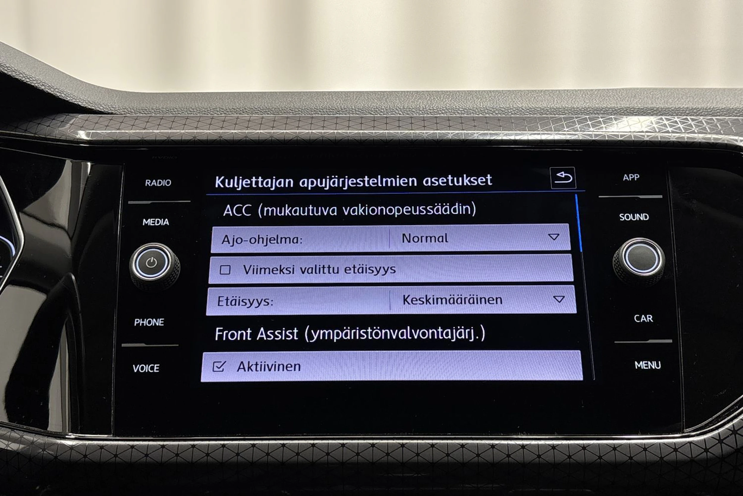 punainen Volkswagen T-Cross 2020 kuva 22.