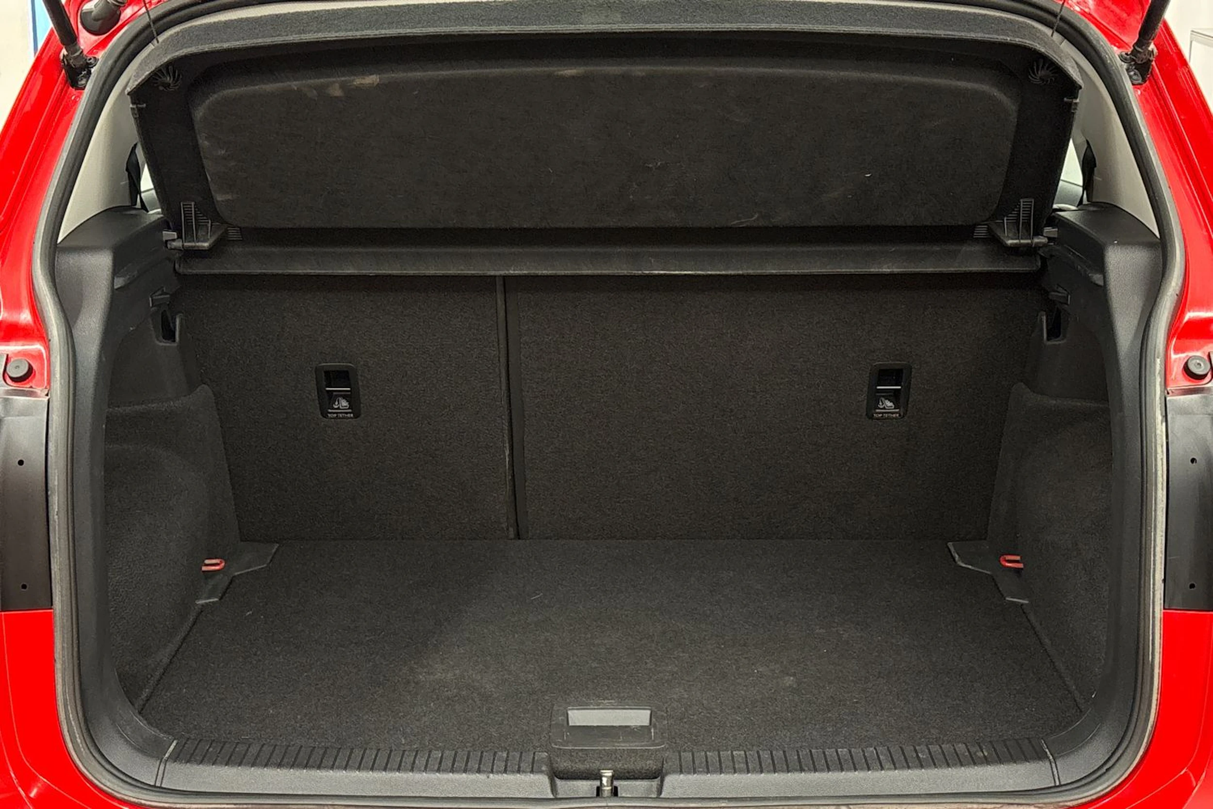 punainen Volkswagen T-Cross 2020 kuva 26.