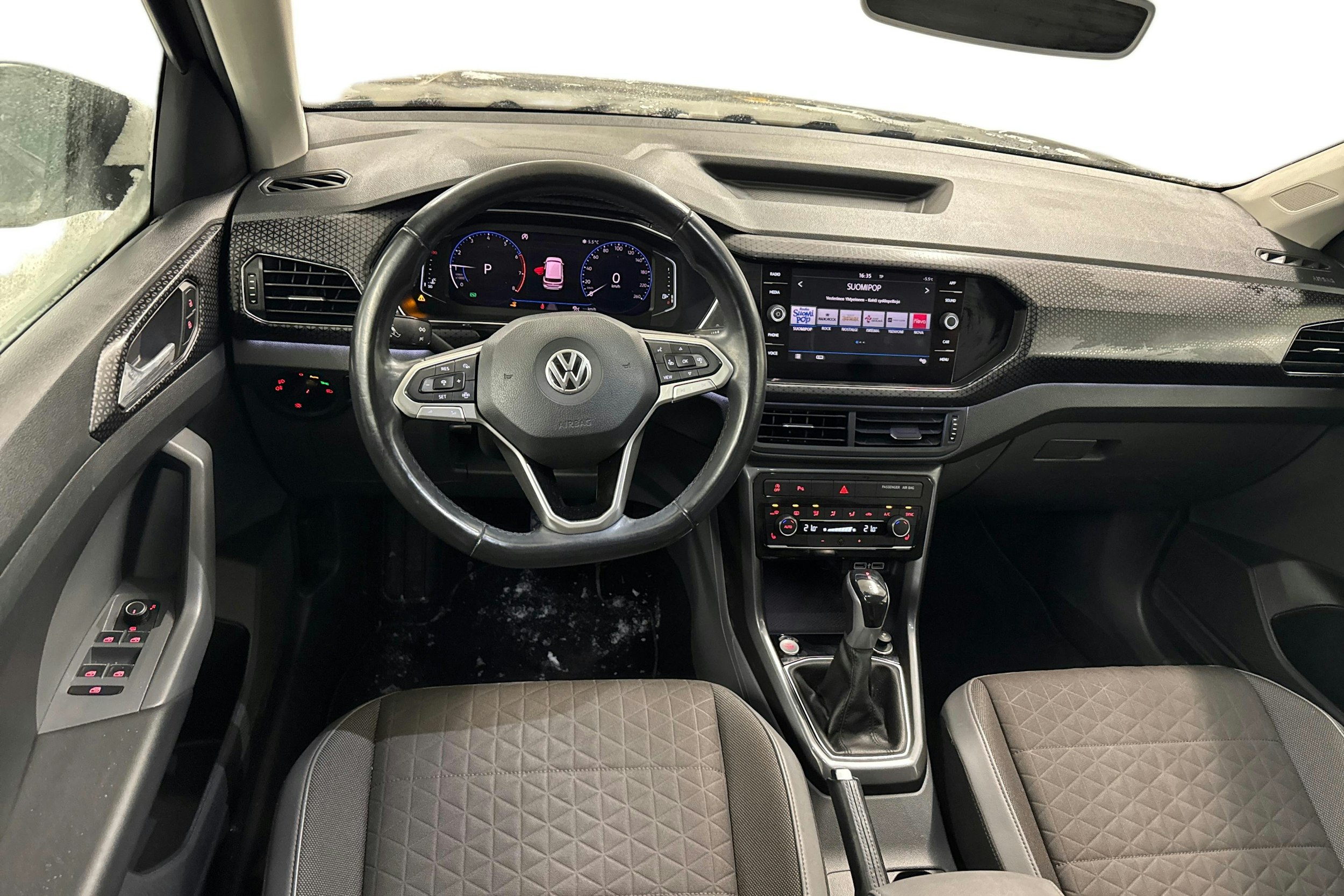 musta Volkswagen T-Cross 2020 kuva 3.