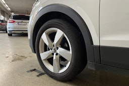 Valkoinen Volkswagen T-Cross 2021 kuva 11.