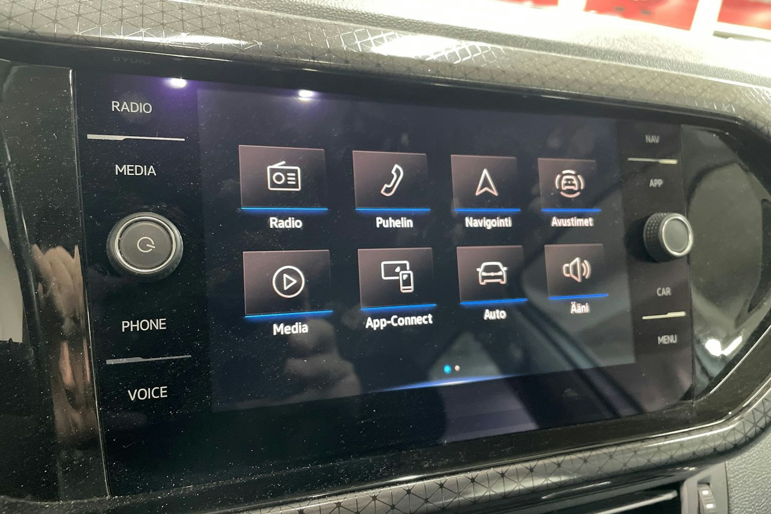 Valkoinen Volkswagen T-Cross 2021 kuva 15.