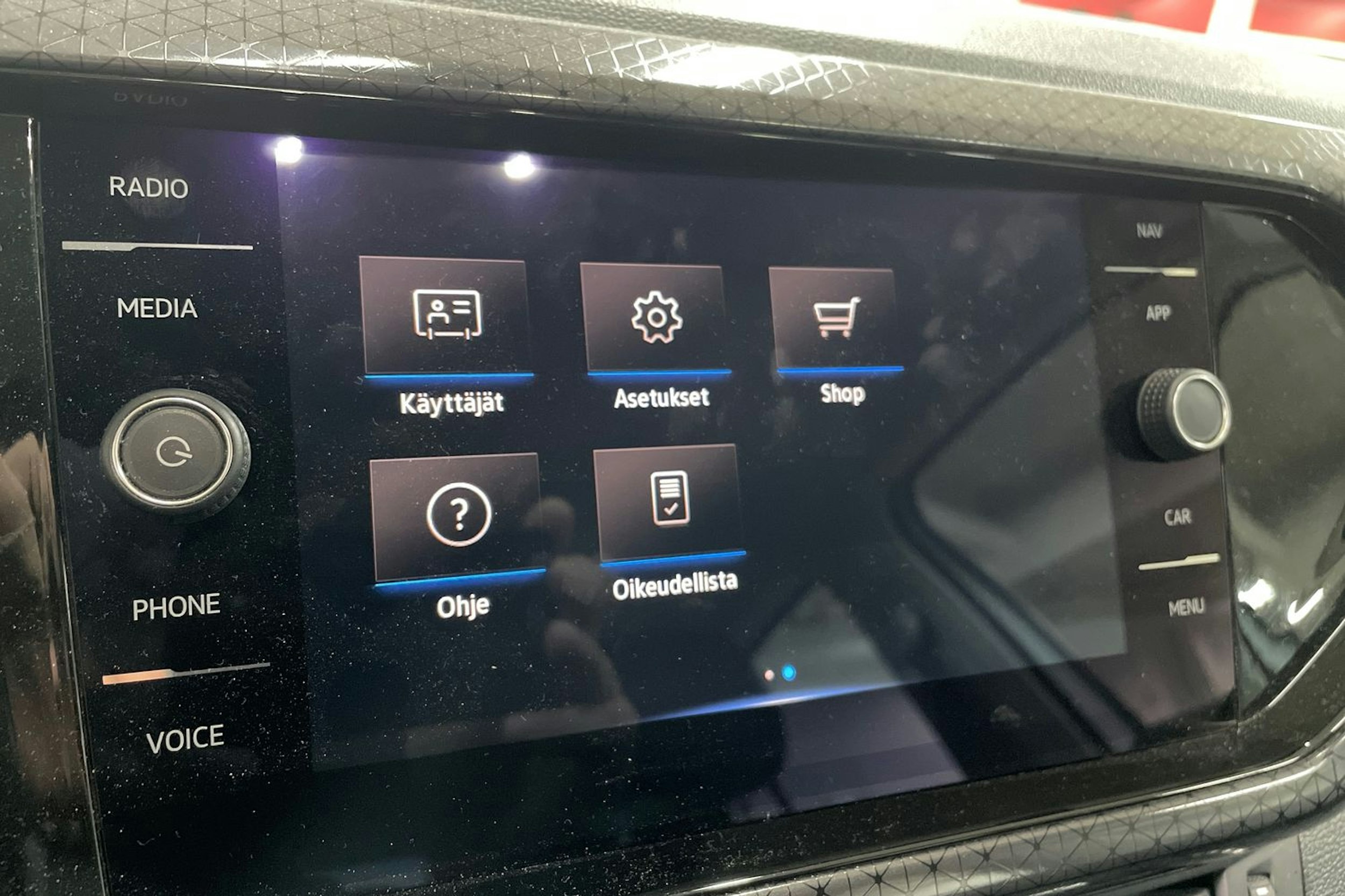 Valkoinen Volkswagen T-Cross 2021 kuva 16.