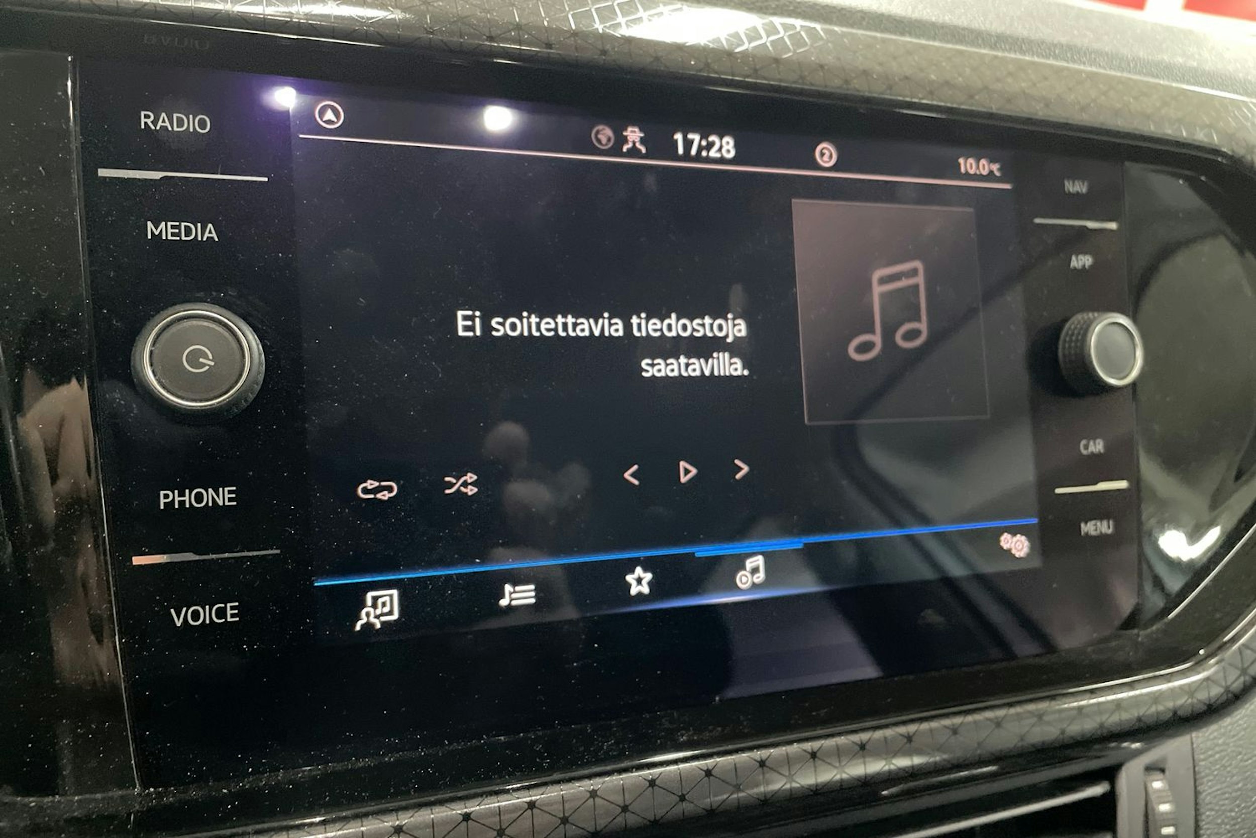 Valkoinen Volkswagen T-Cross 2021 kuva 17.