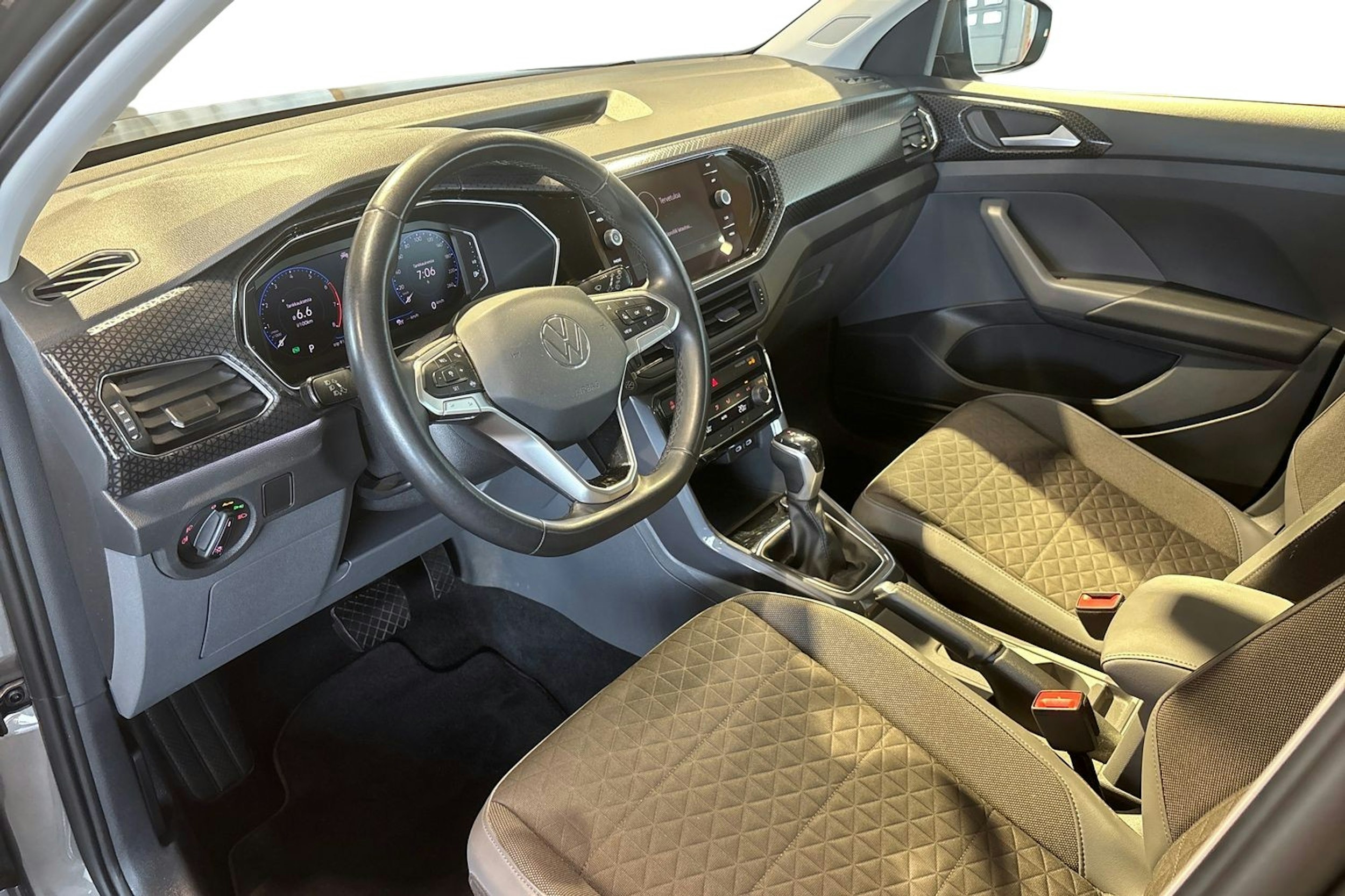 harmaa Volkswagen T-Cross 2021 kuva 7.