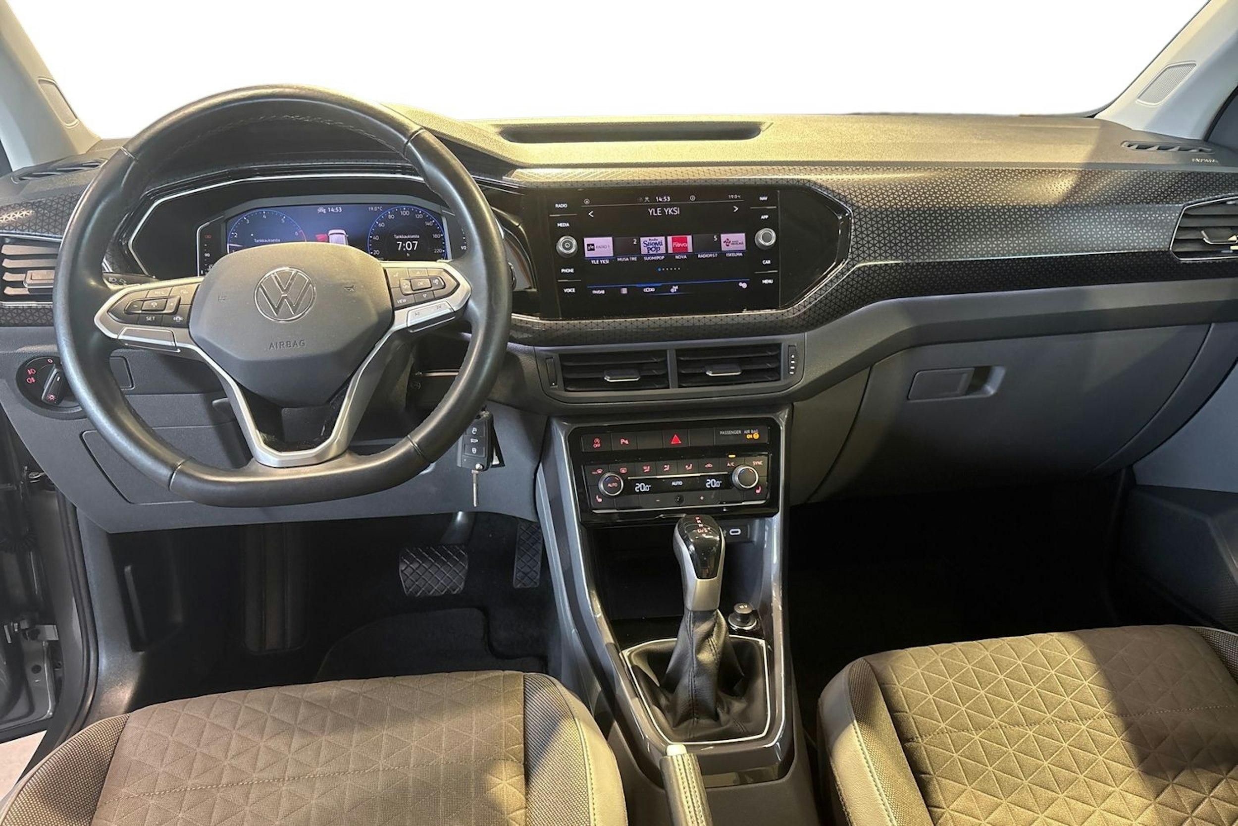 harmaa Volkswagen T-Cross 2021 kuva 9.