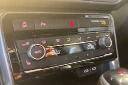 harmaa Volkswagen T-Cross 2021 kuva 19.