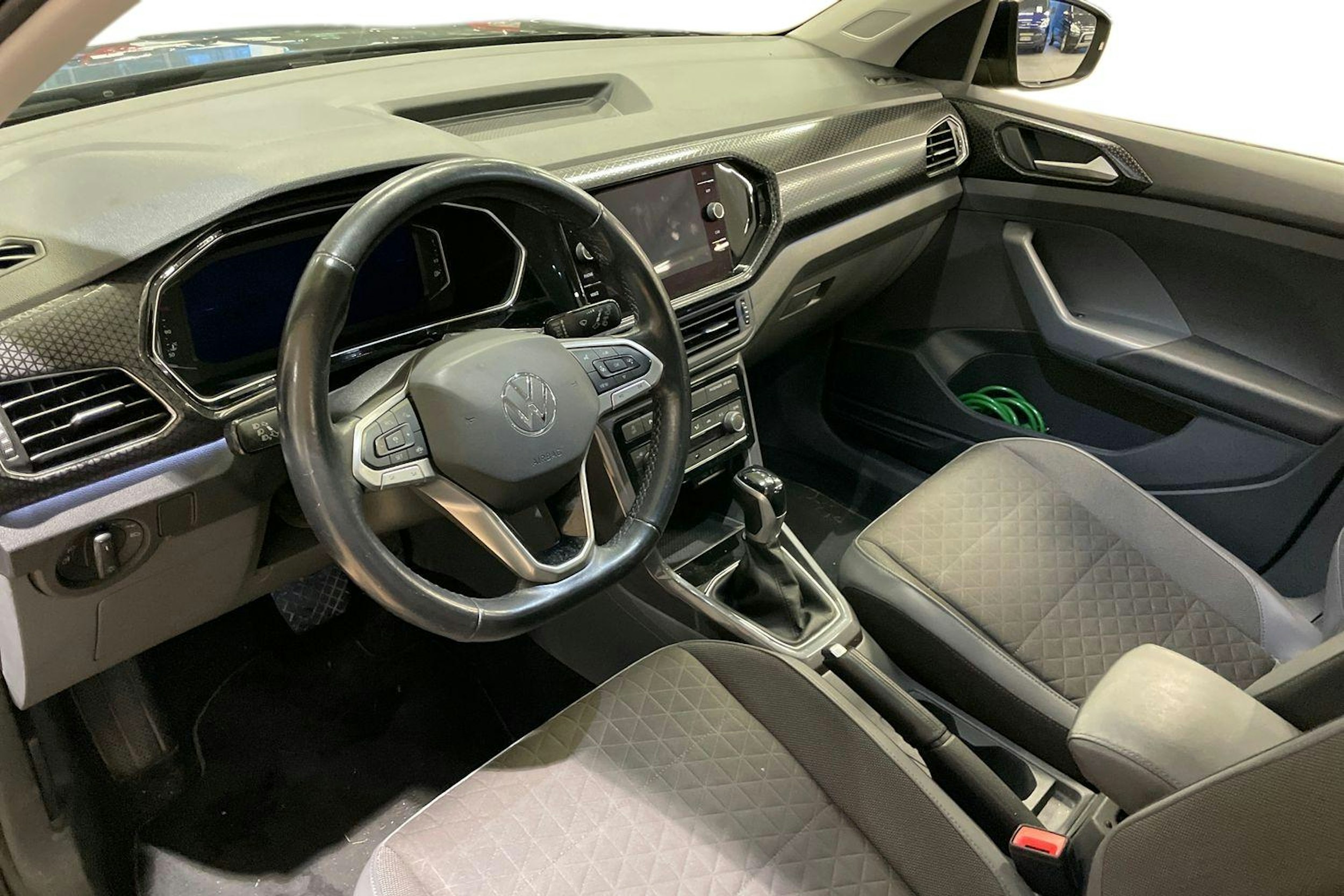 musta Volkswagen T-Cross 2021 kuva 3.