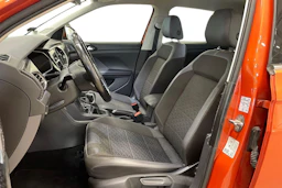 oranssi Volkswagen T-Cross 2021 kuva 6.