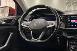 oranssi Volkswagen T-Cross 2021 kuva 12.