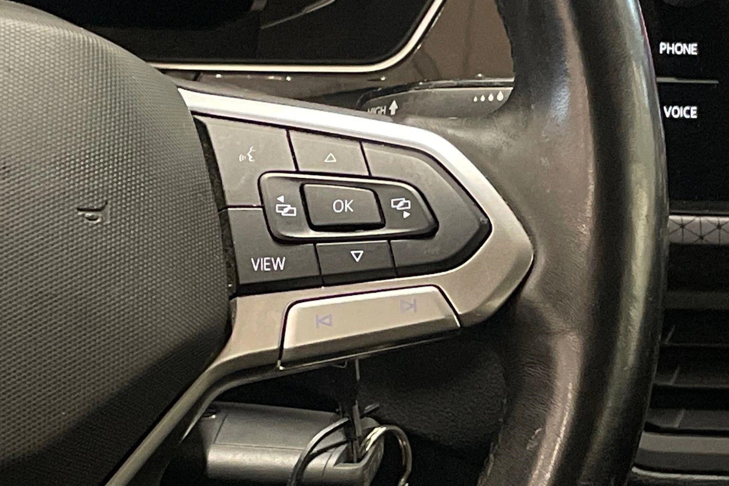 oranssi Volkswagen T-Cross 2021 kuva 13.