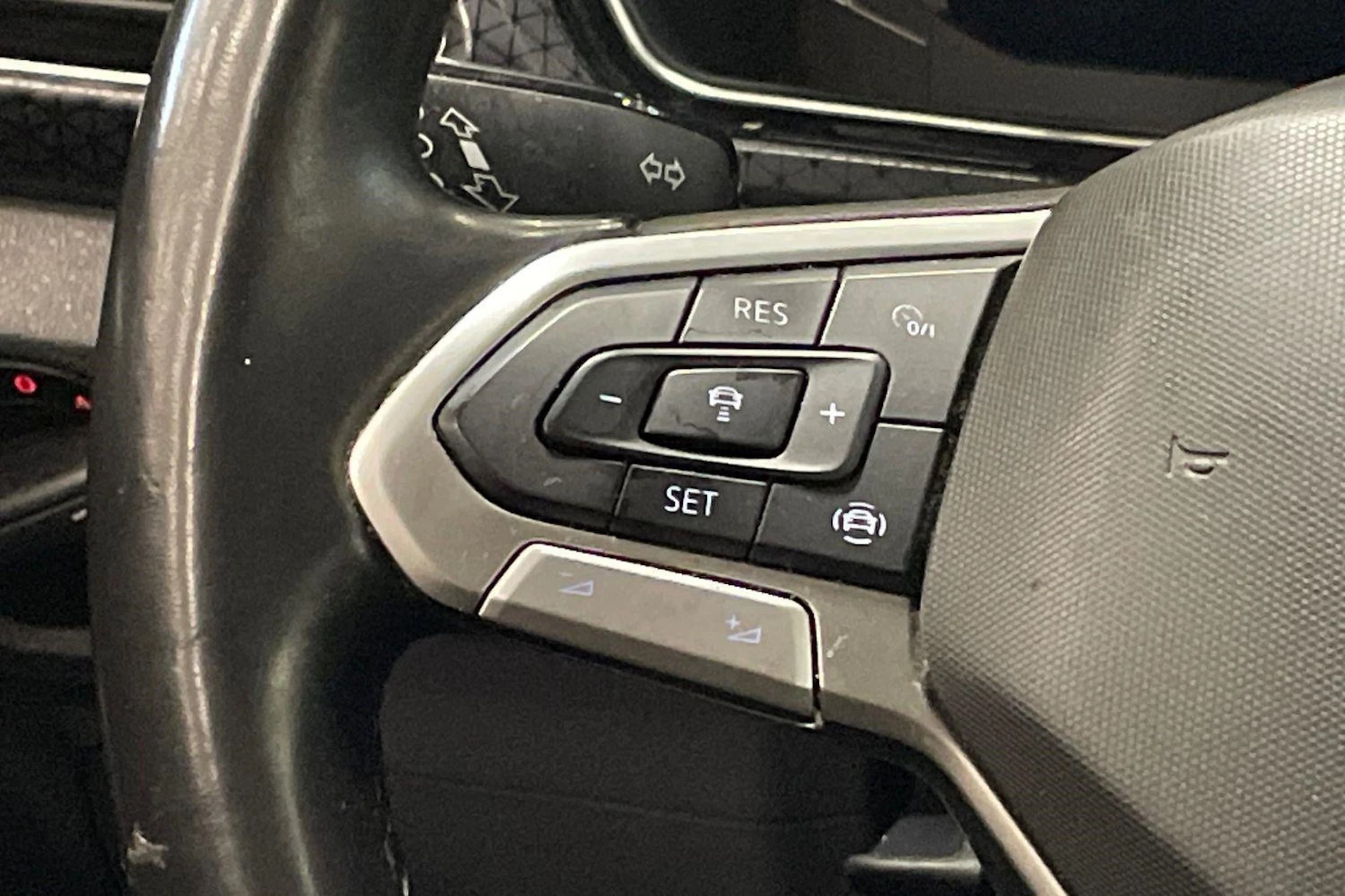 oranssi Volkswagen T-Cross 2021 kuva 14.