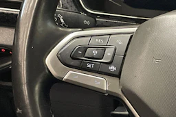 oranssi Volkswagen T-Cross 2021 kuva 14.