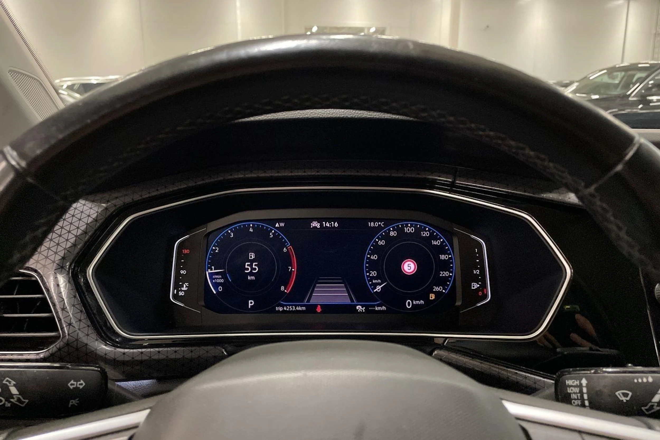 oranssi Volkswagen T-Cross 2021 kuva 15.