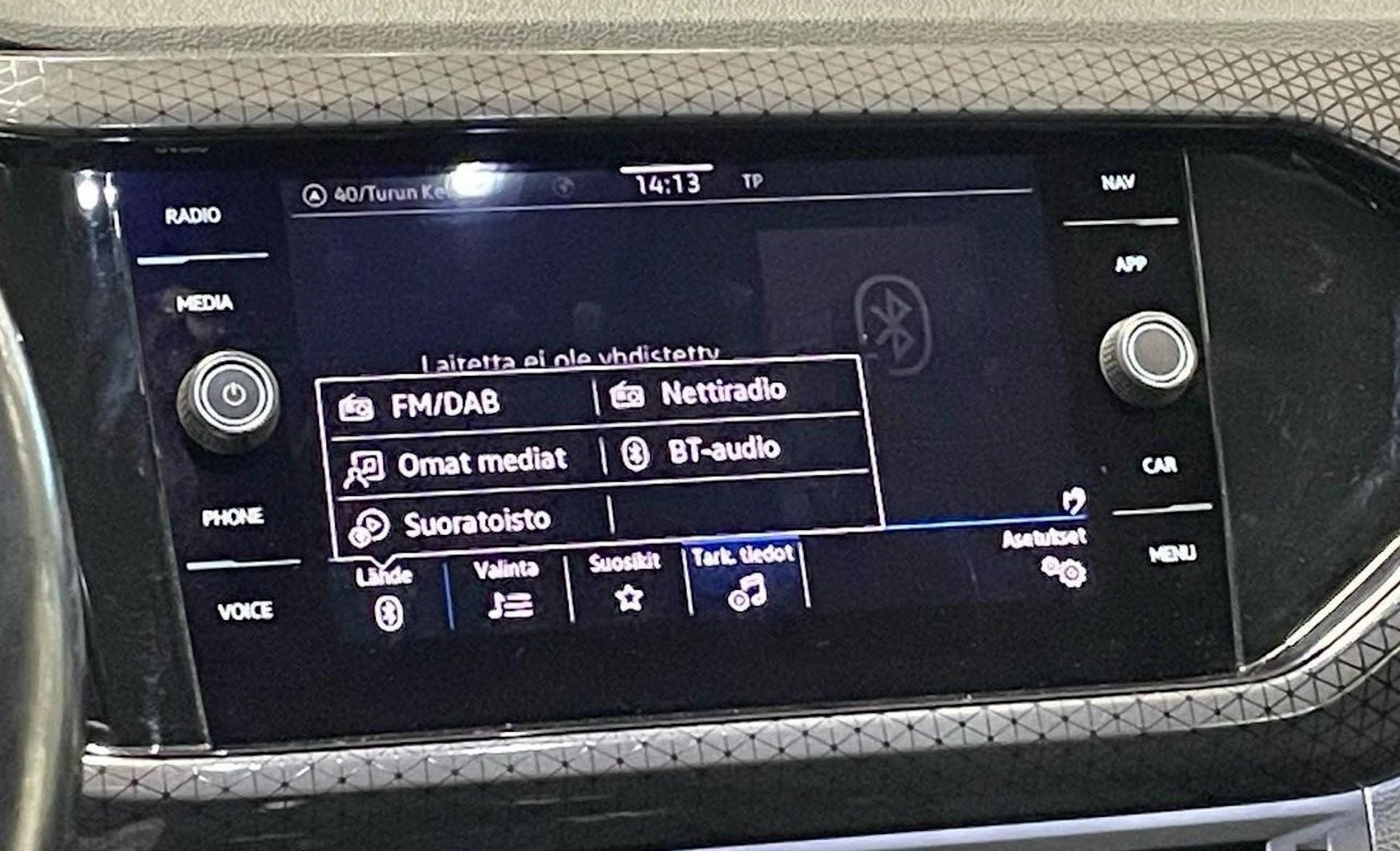 oranssi Volkswagen T-Cross 2021 kuva 18.