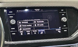 oranssi Volkswagen T-Cross 2021 kuva 18.