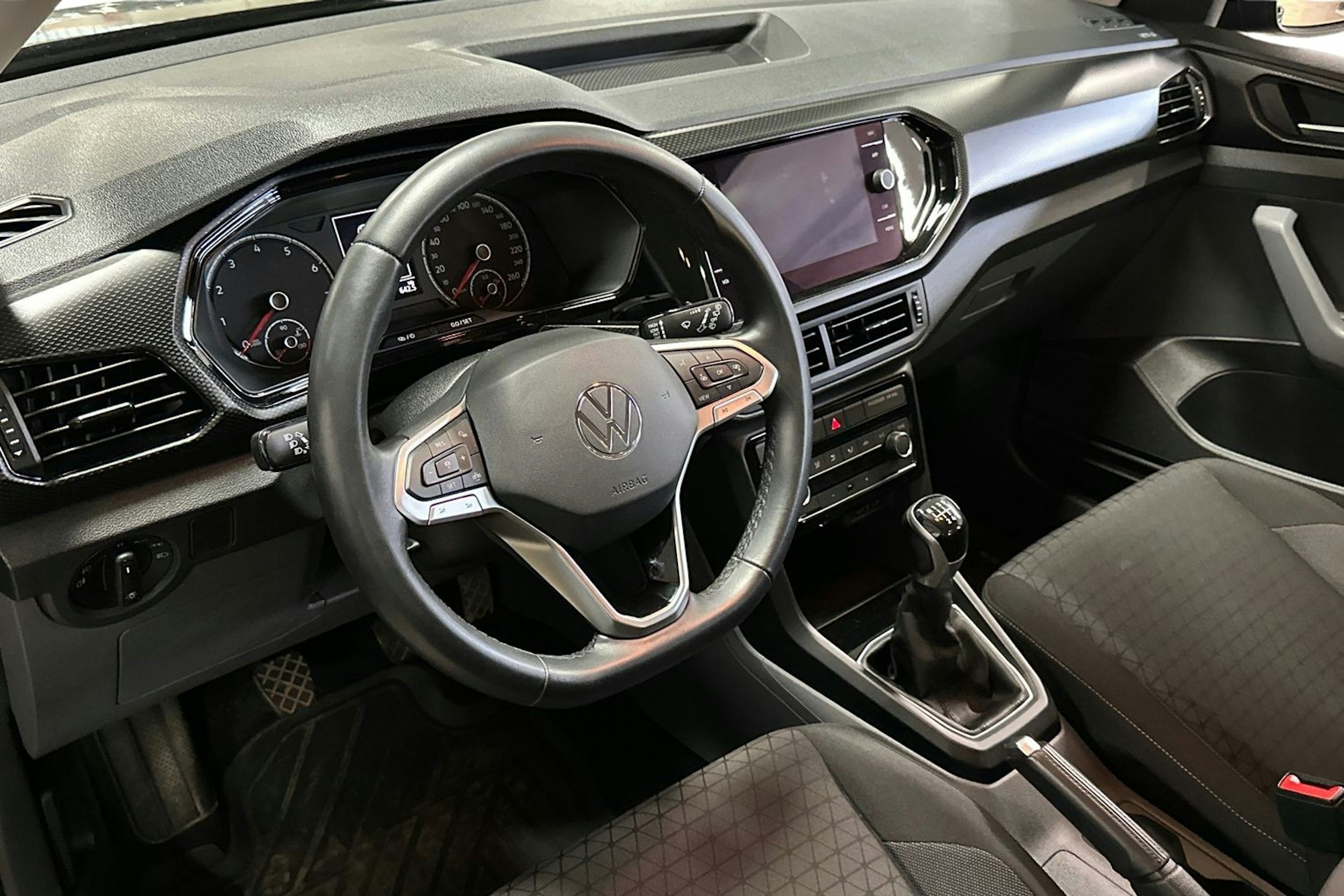 met. musta Volkswagen T-Cross 2021 kuva 3.