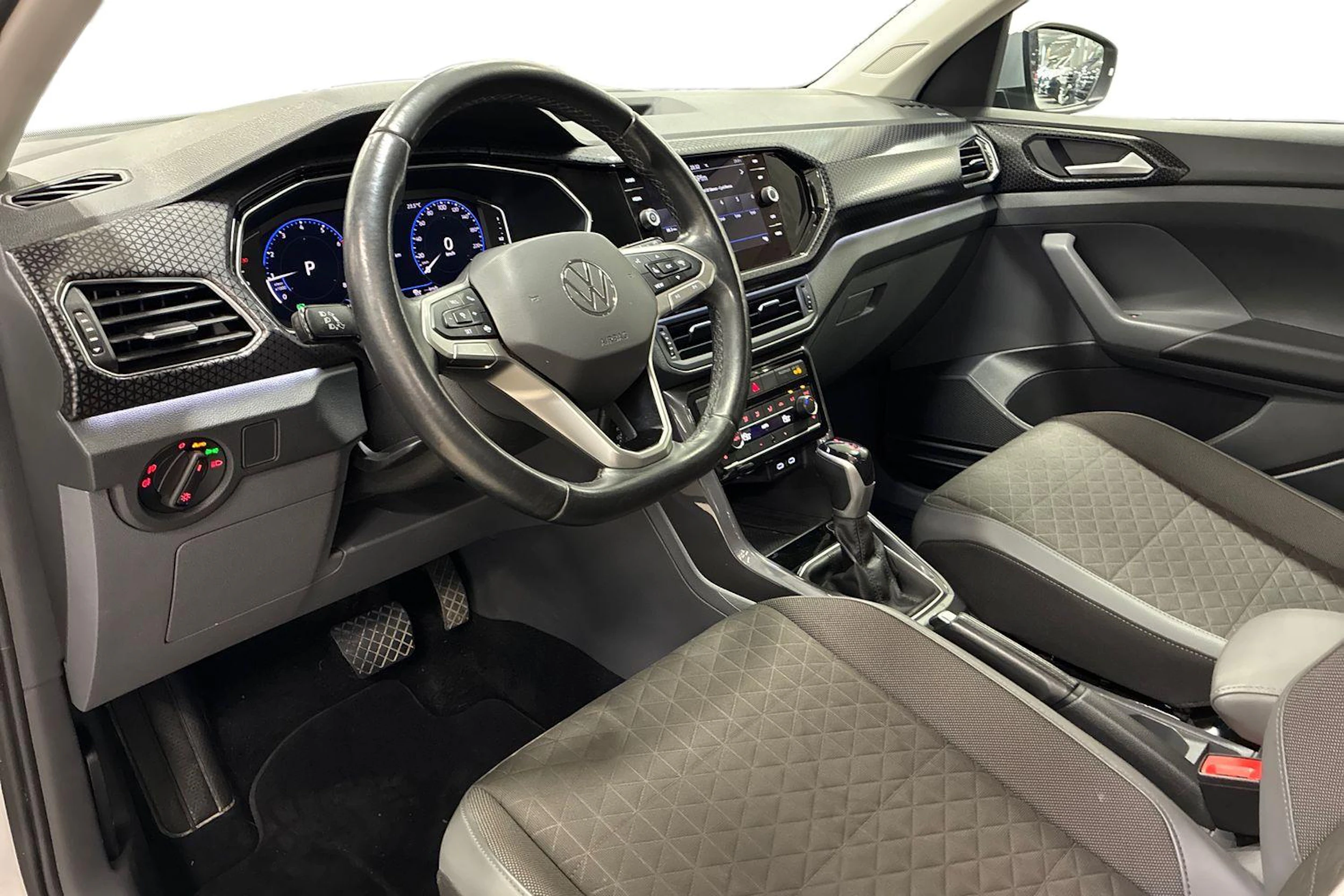 hopea Volkswagen T-Cross 2021 kuva 6.
