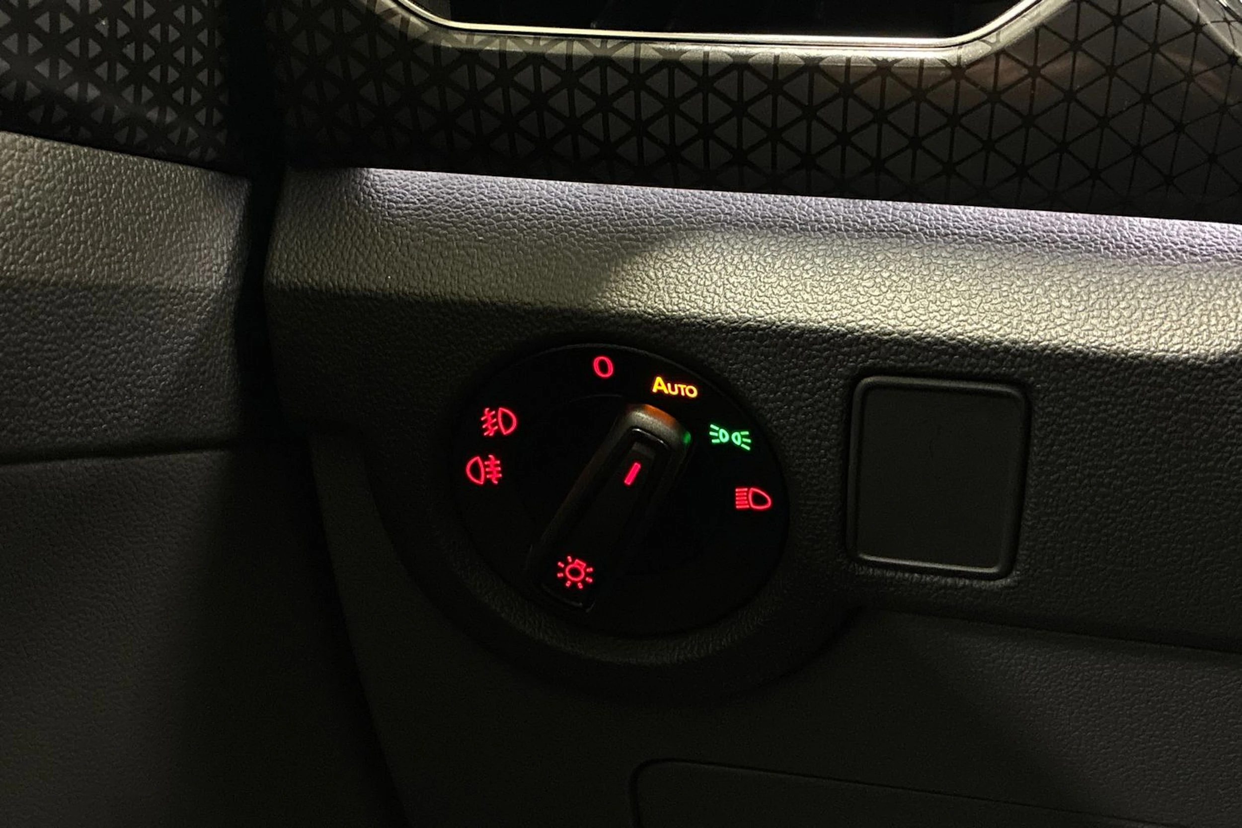 hopea Volkswagen T-Cross 2021 kuva 15.