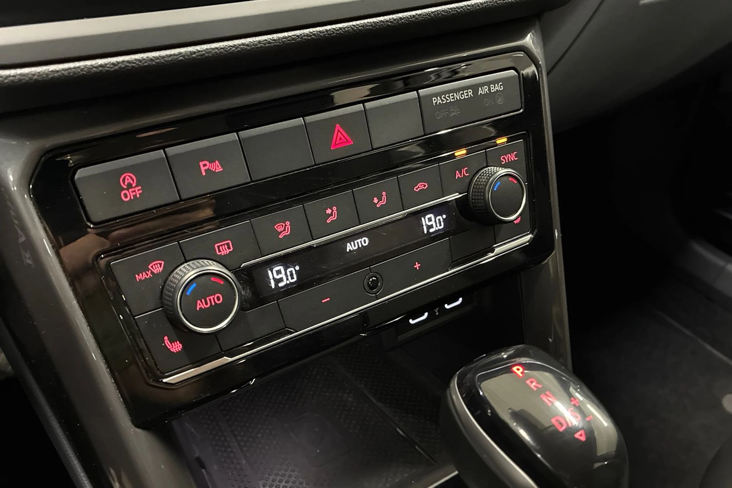 hopea Volkswagen T-Cross 2021 kuva 17.