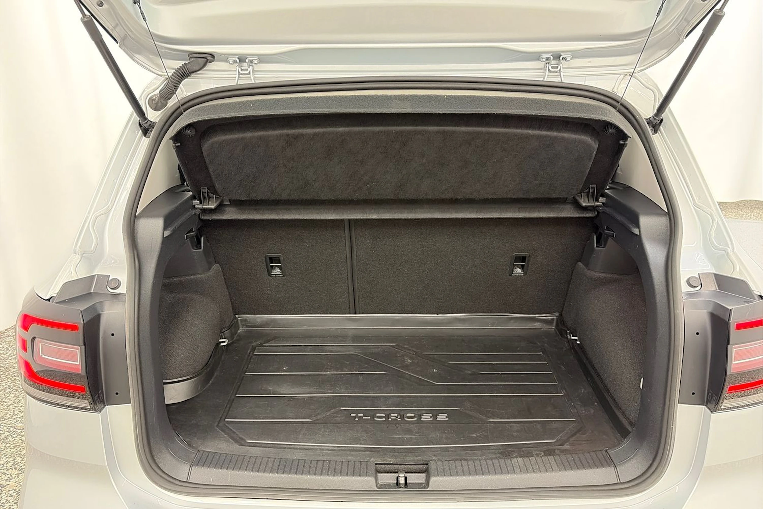 hopea Volkswagen T-Cross 2021 kuva 11.