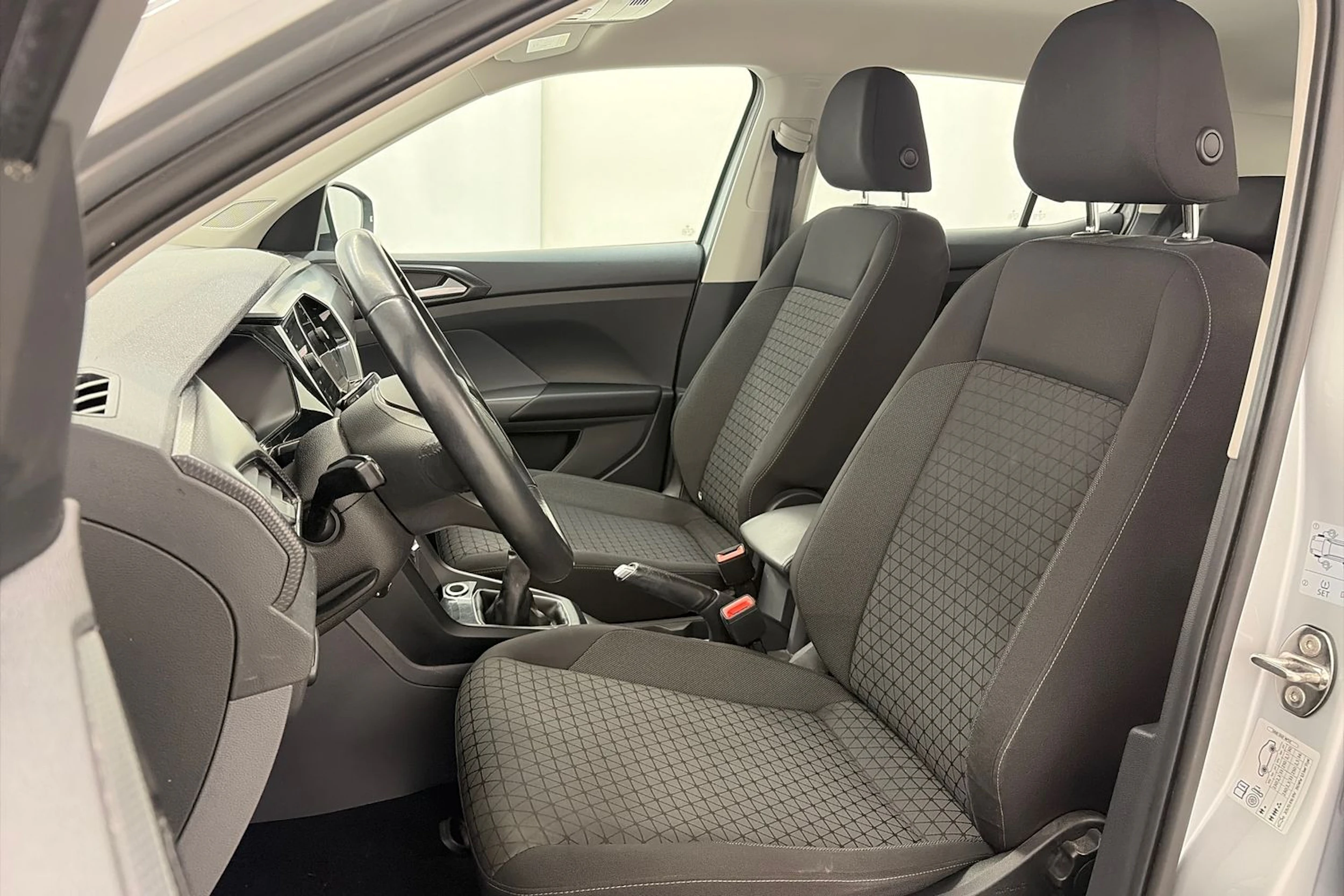 hopea Volkswagen T-Cross 2021 kuva 12.