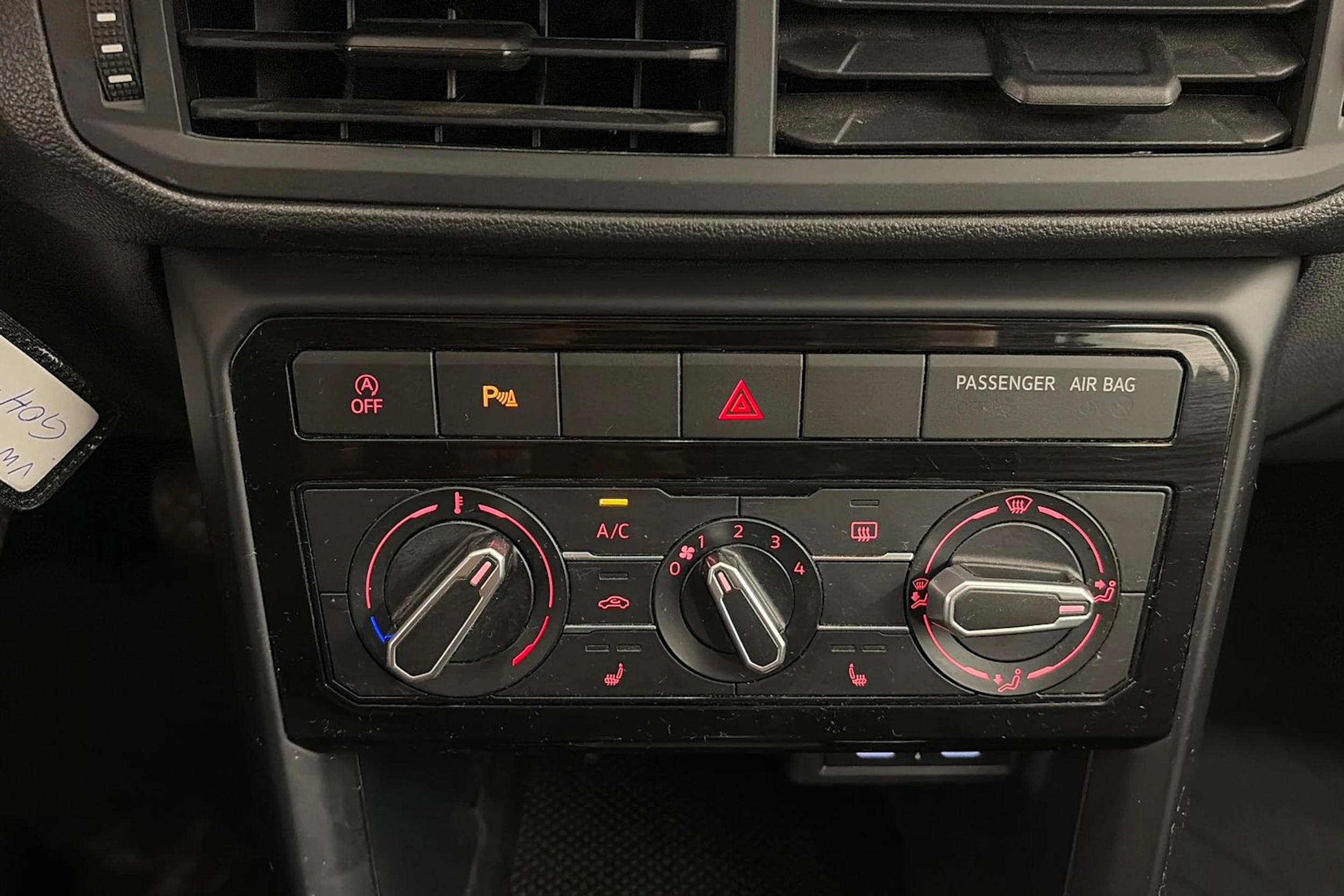 hopea Volkswagen T-Cross 2021 kuva 20.