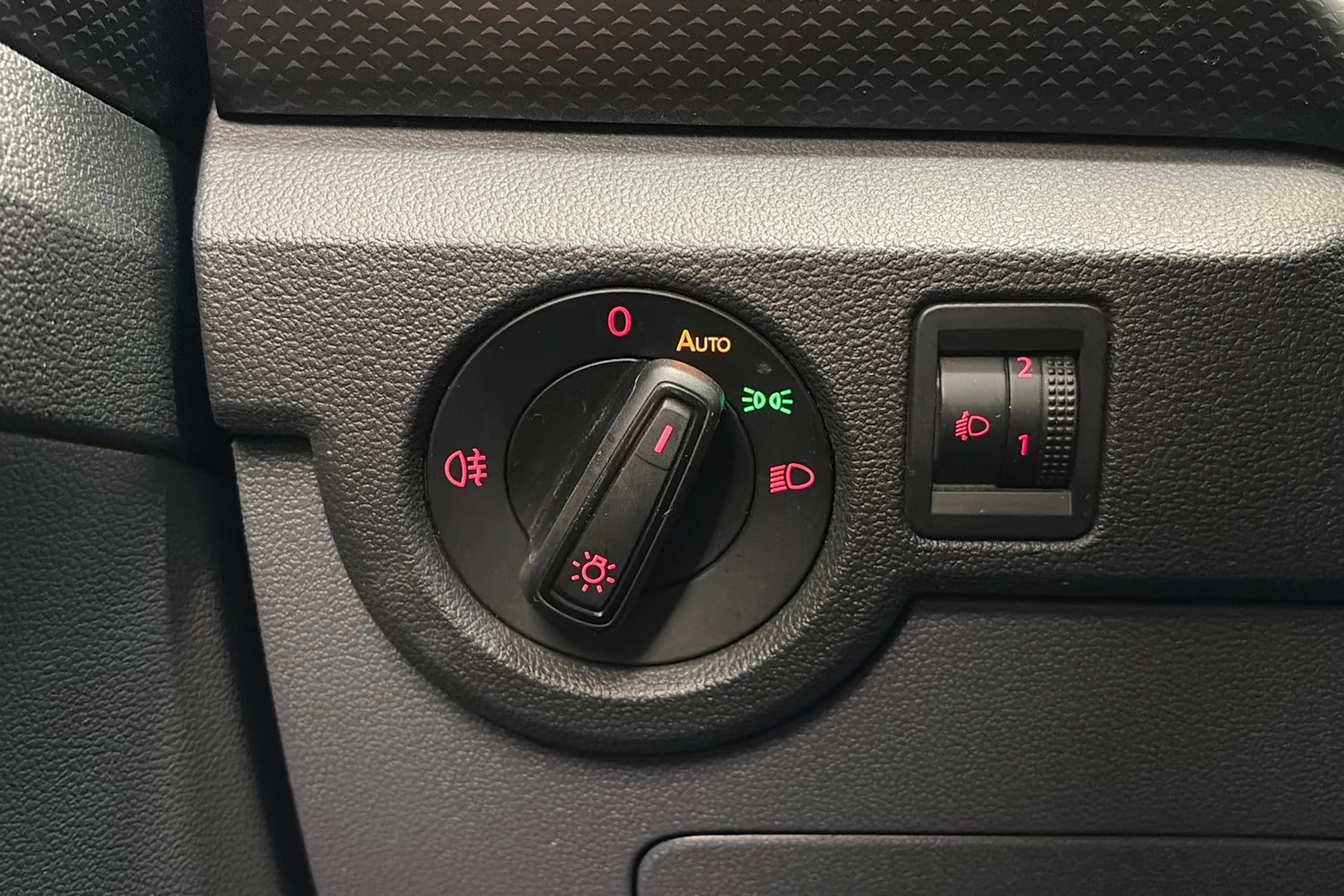 hopea Volkswagen T-Cross 2021 kuva 21.