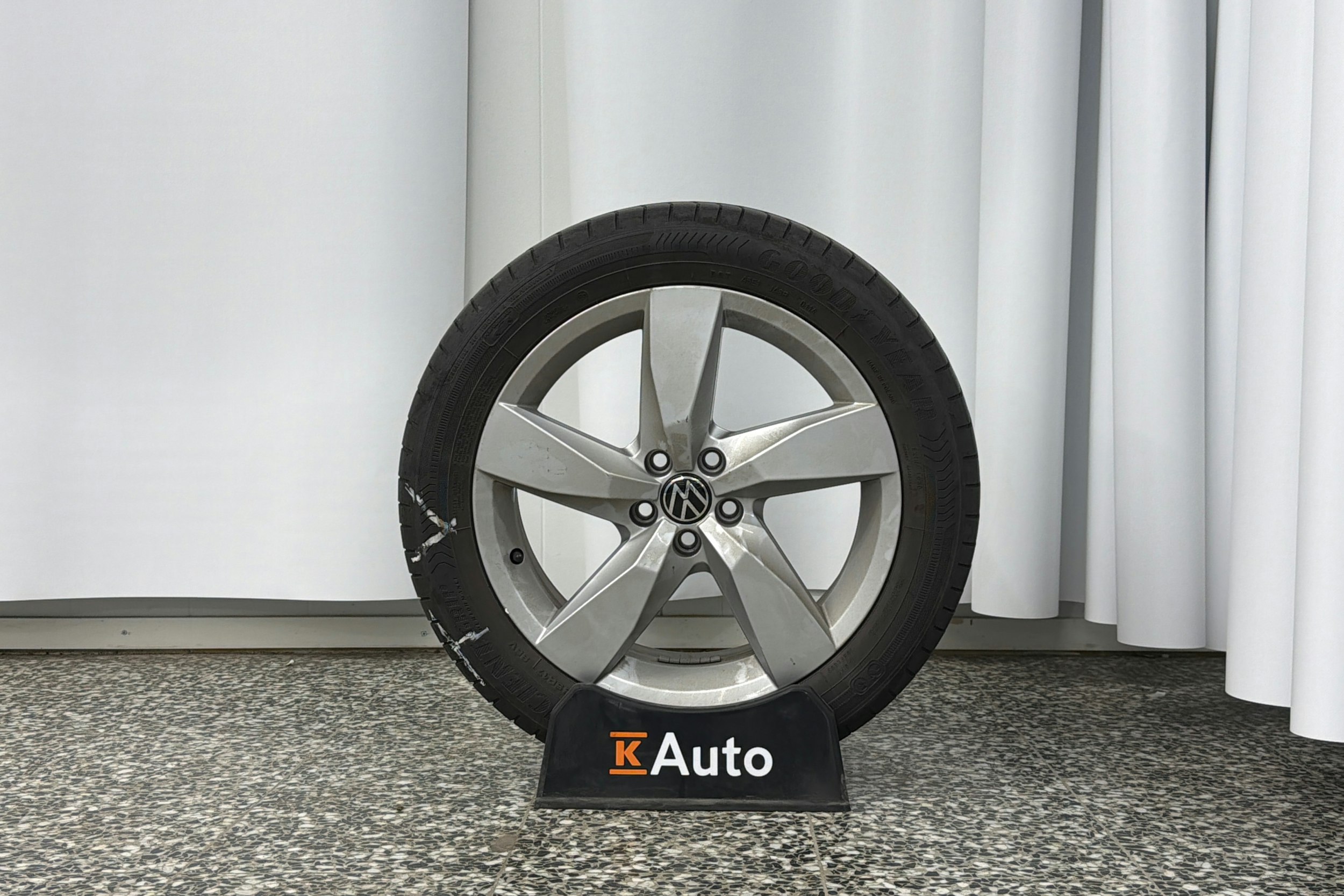 sininen Volkswagen T-Cross 2021 kuva 13.