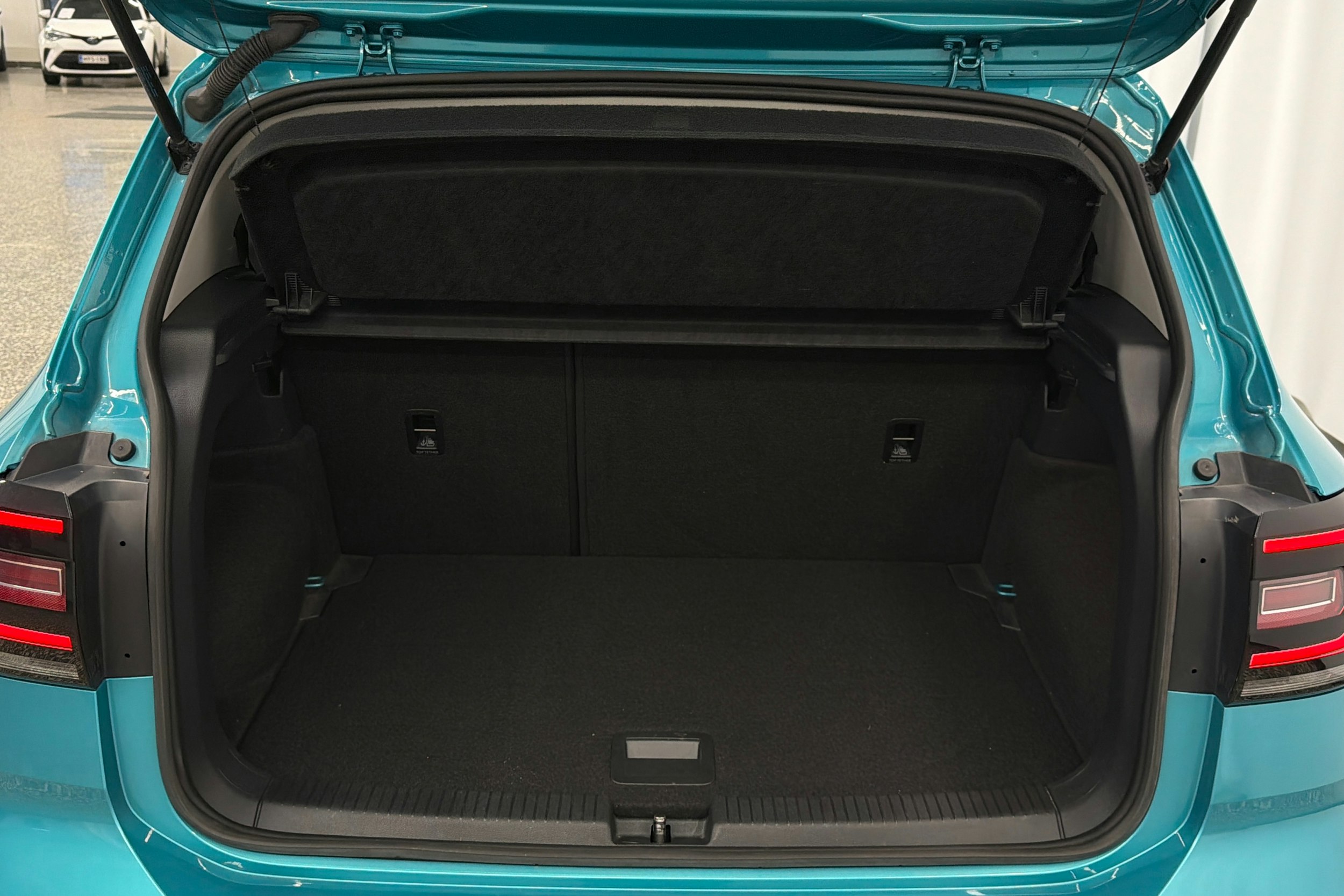 sininen Volkswagen T-Cross 2021 kuva 15.