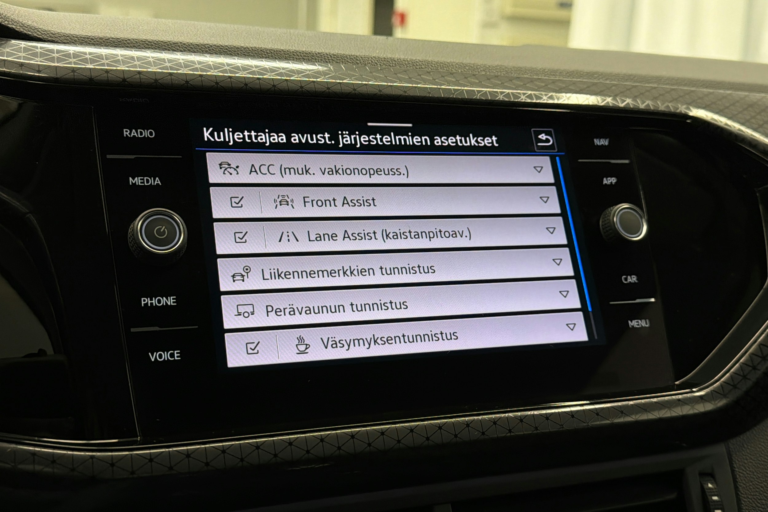 sininen Volkswagen T-Cross 2021 kuva 26.