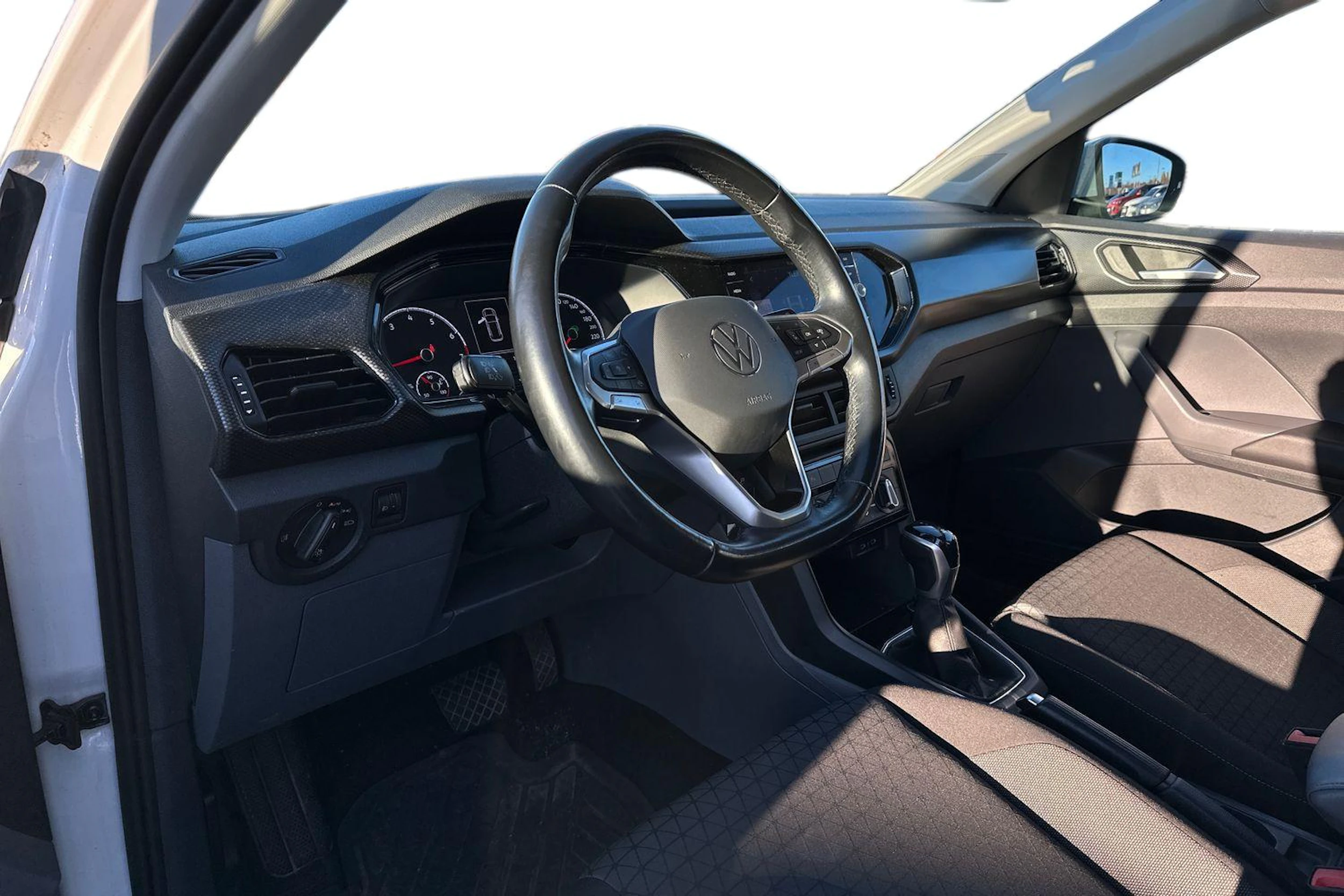 valkoinen Volkswagen T-Cross 2021 kuva 3.