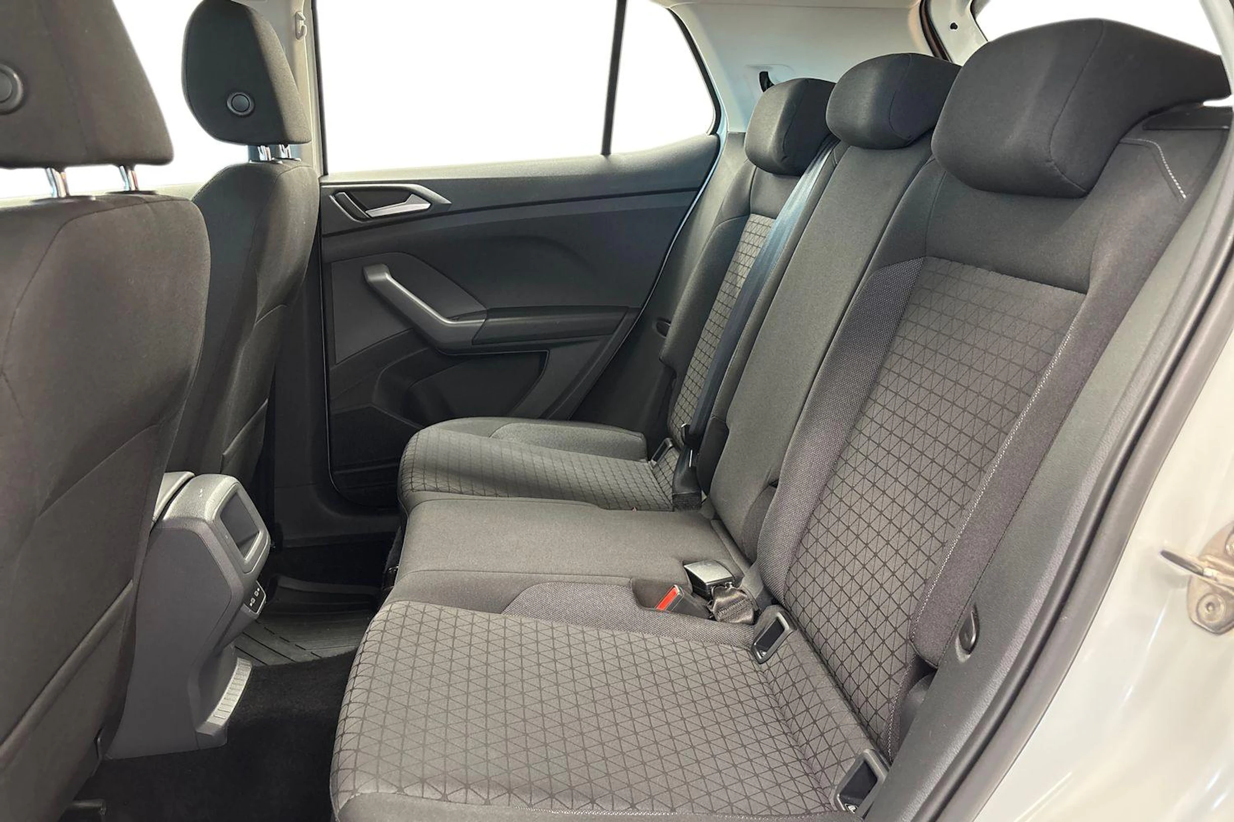 valkoinen Volkswagen T-Cross 2021 kuva 8.